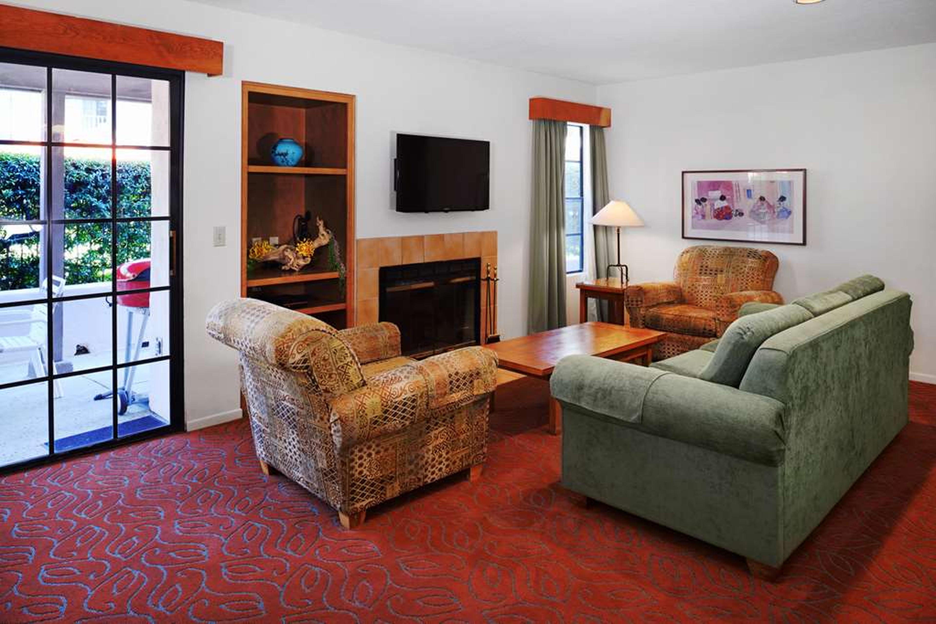 RIVIERA OAKS RESORT AND RACQUET