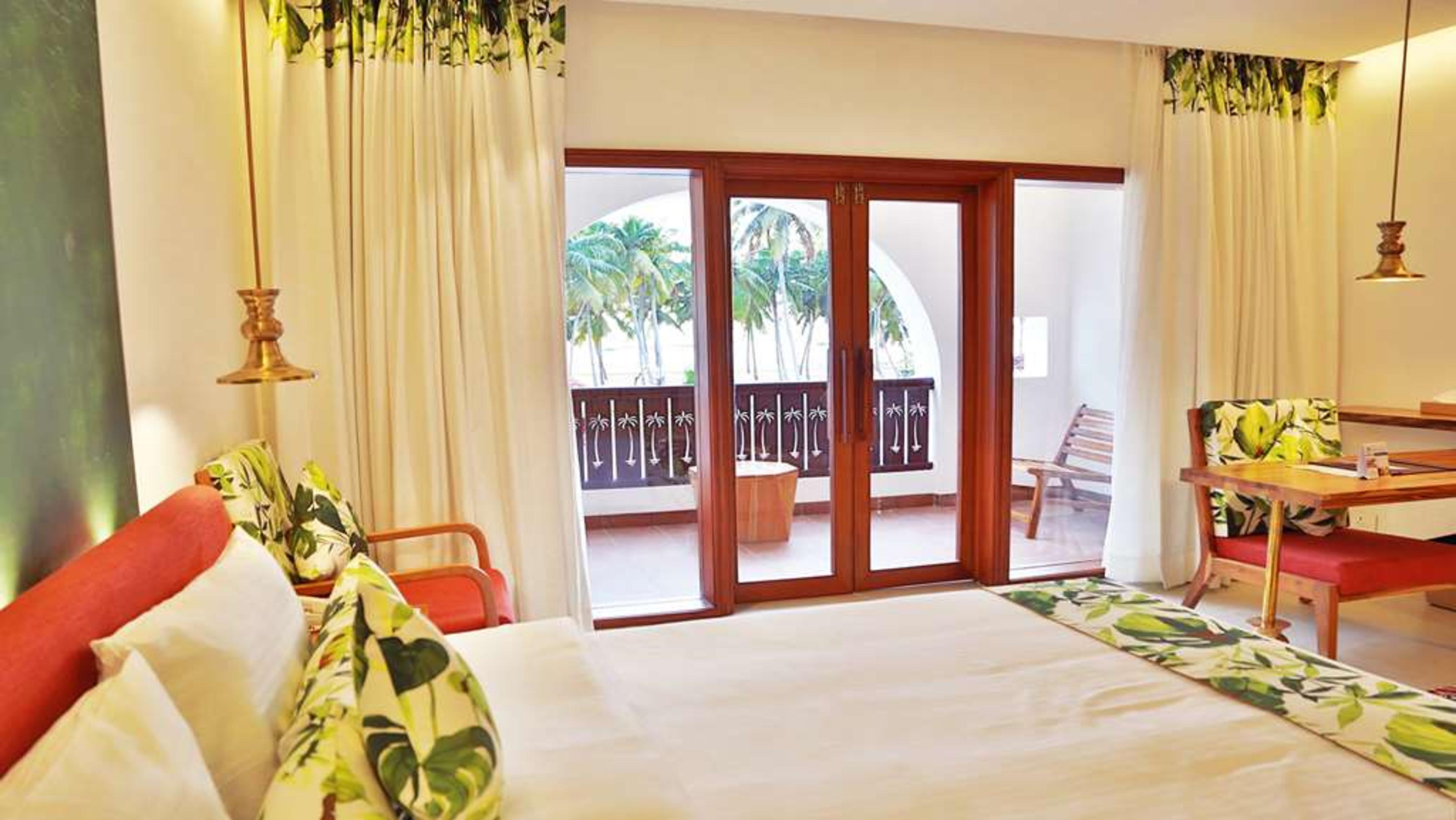 ESTUARY SAROVAR PREMIERE POOVAR ISL