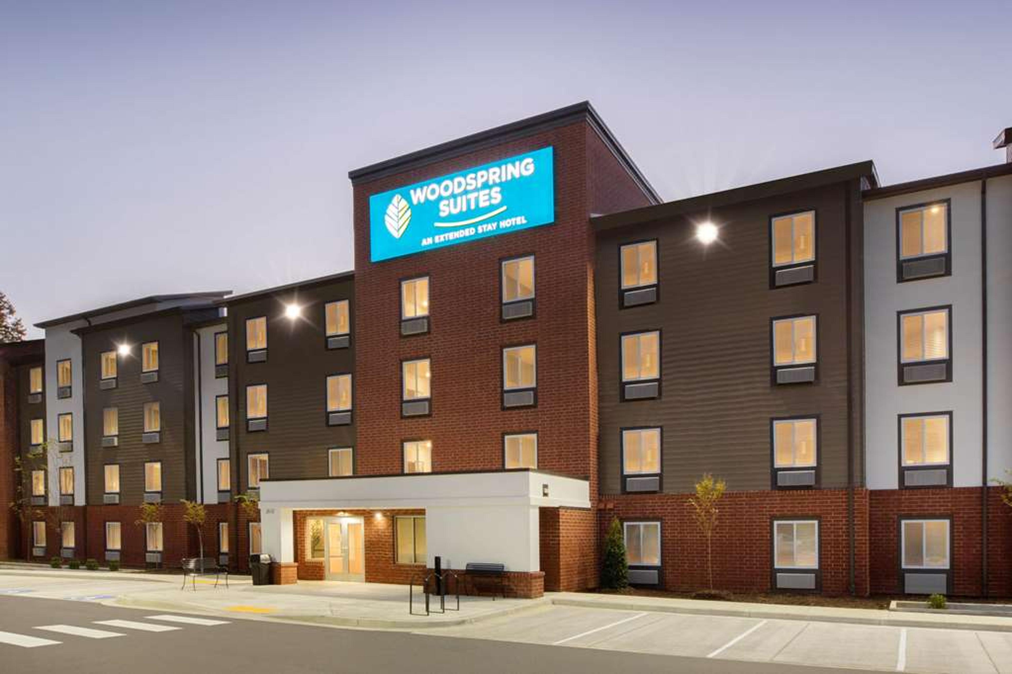 WOODSPRING SUITES WASHINGTON DC EAS