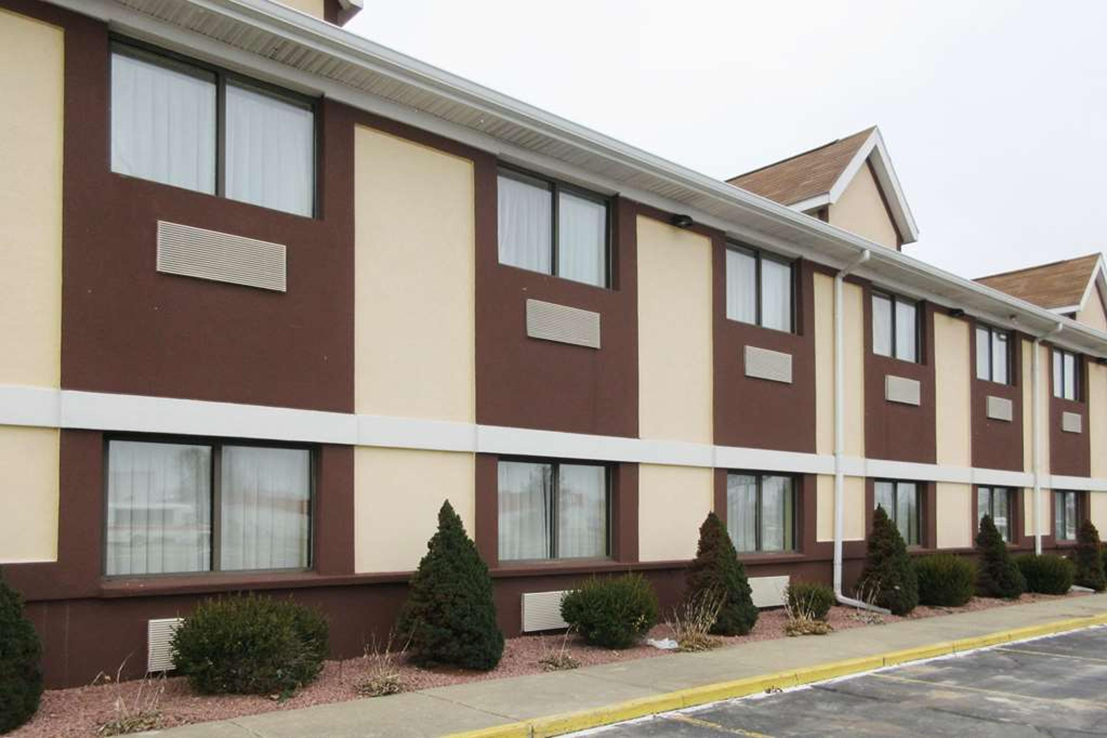 QUALITY INN AND SUITES BENTON HARBO