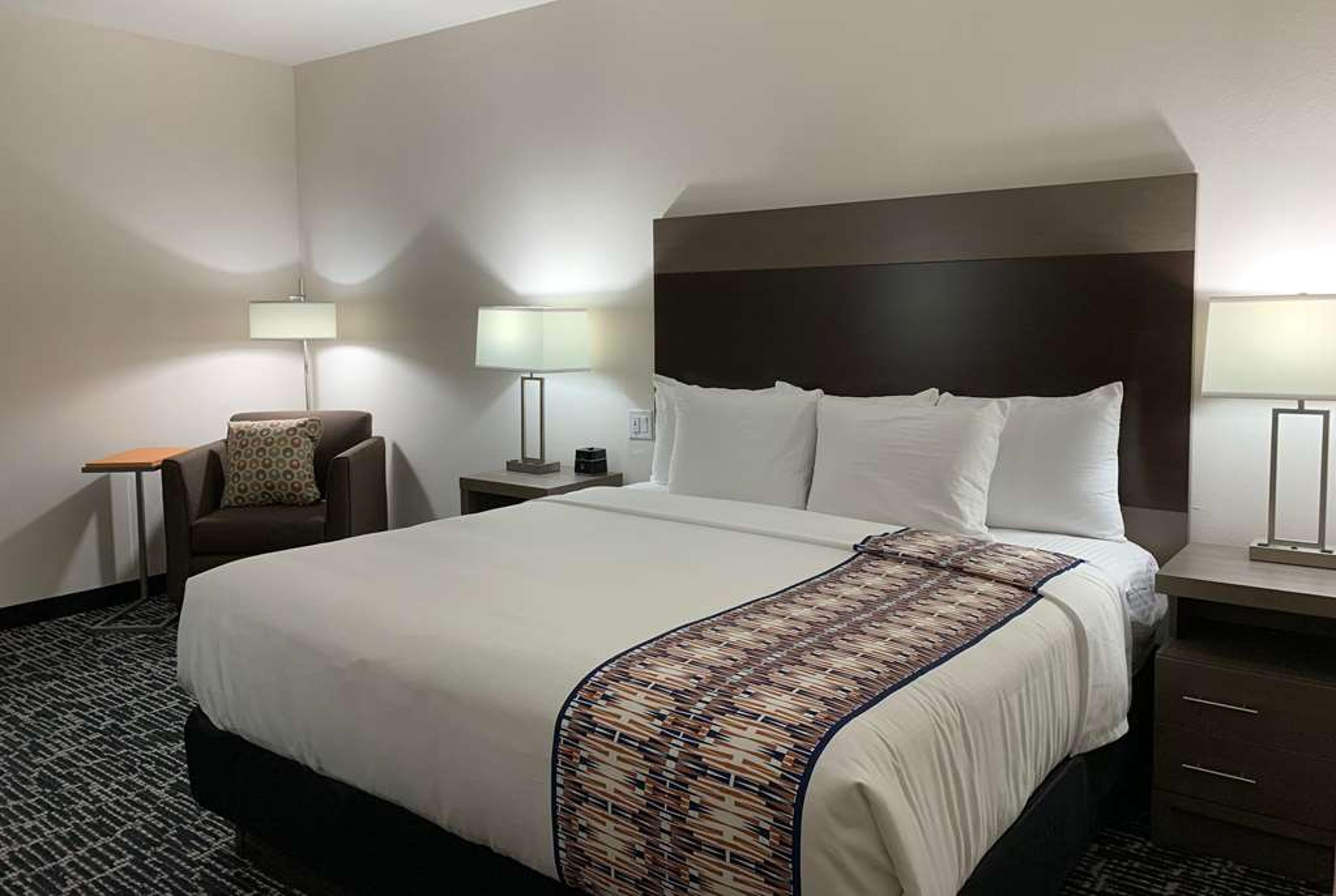 LA QUINTA INN AND SUITES BY WYNDHAM