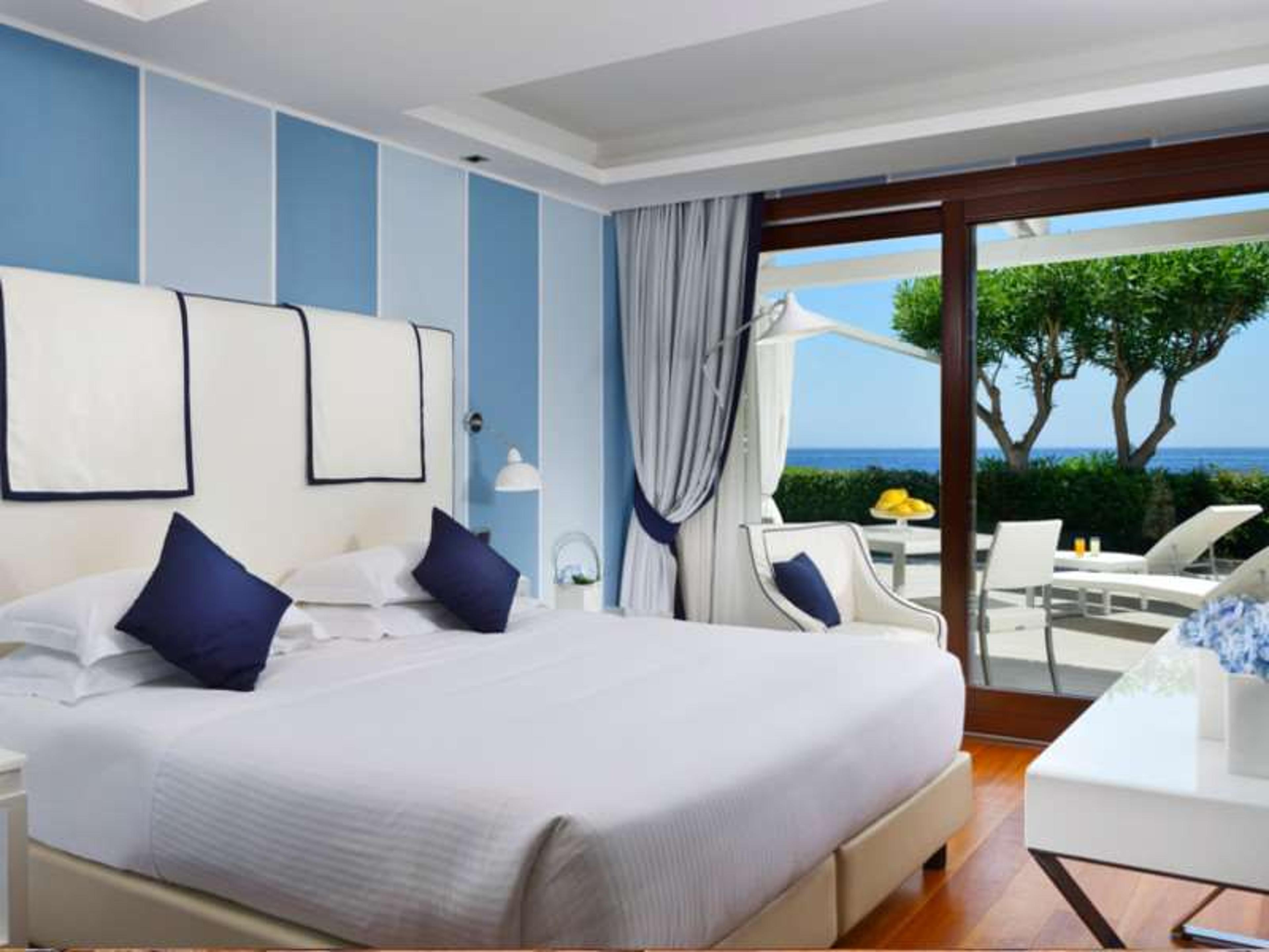 LA PLAGE RESORT