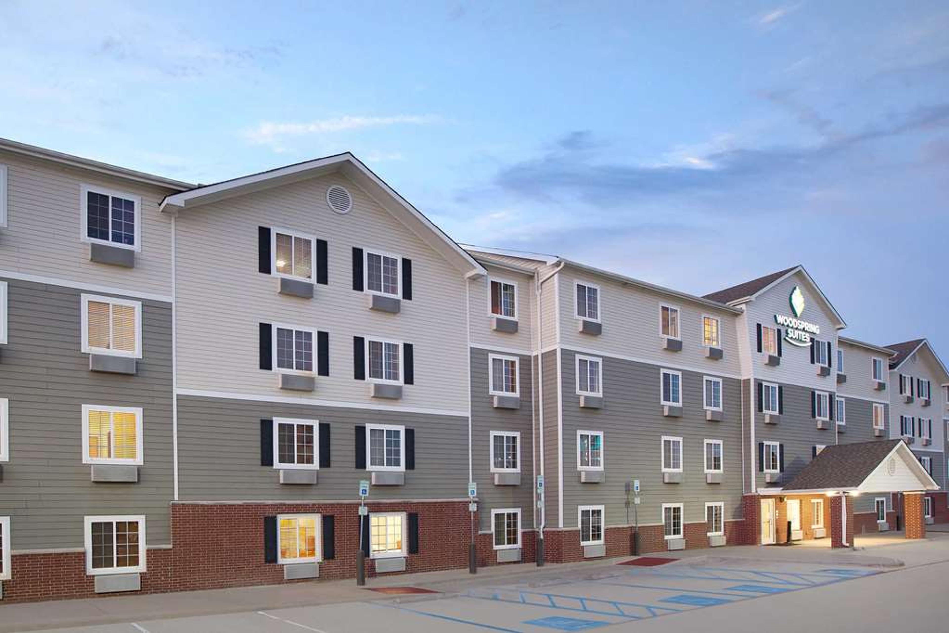 WOODSPRING SUITES DENTON