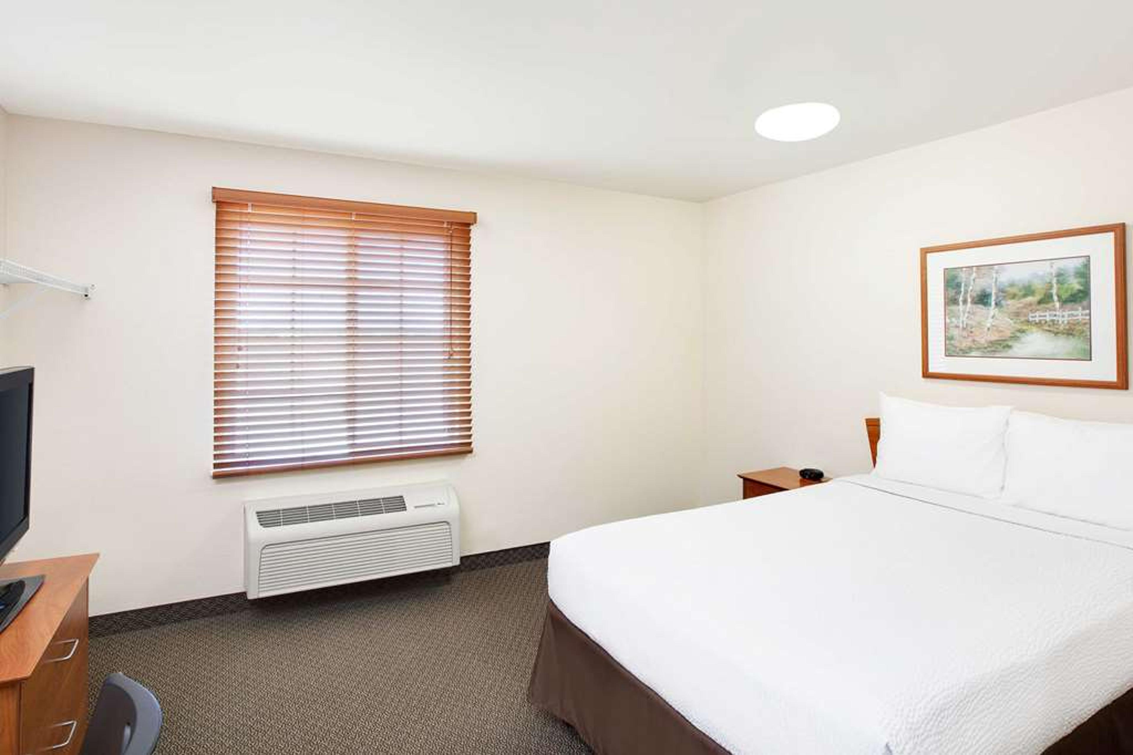 WOODSPRING SUITES DENTON