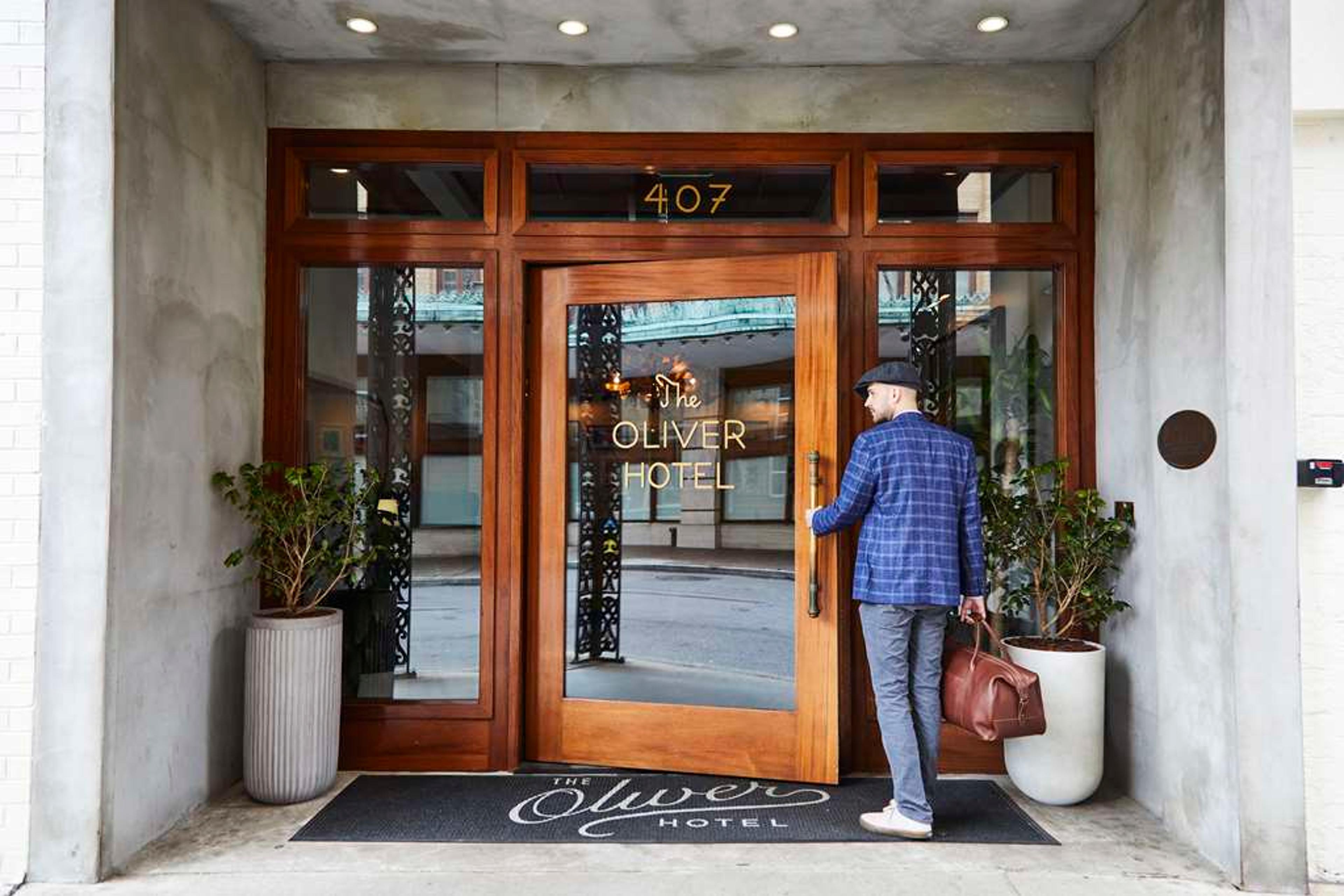 THE OLIVER HOTEL