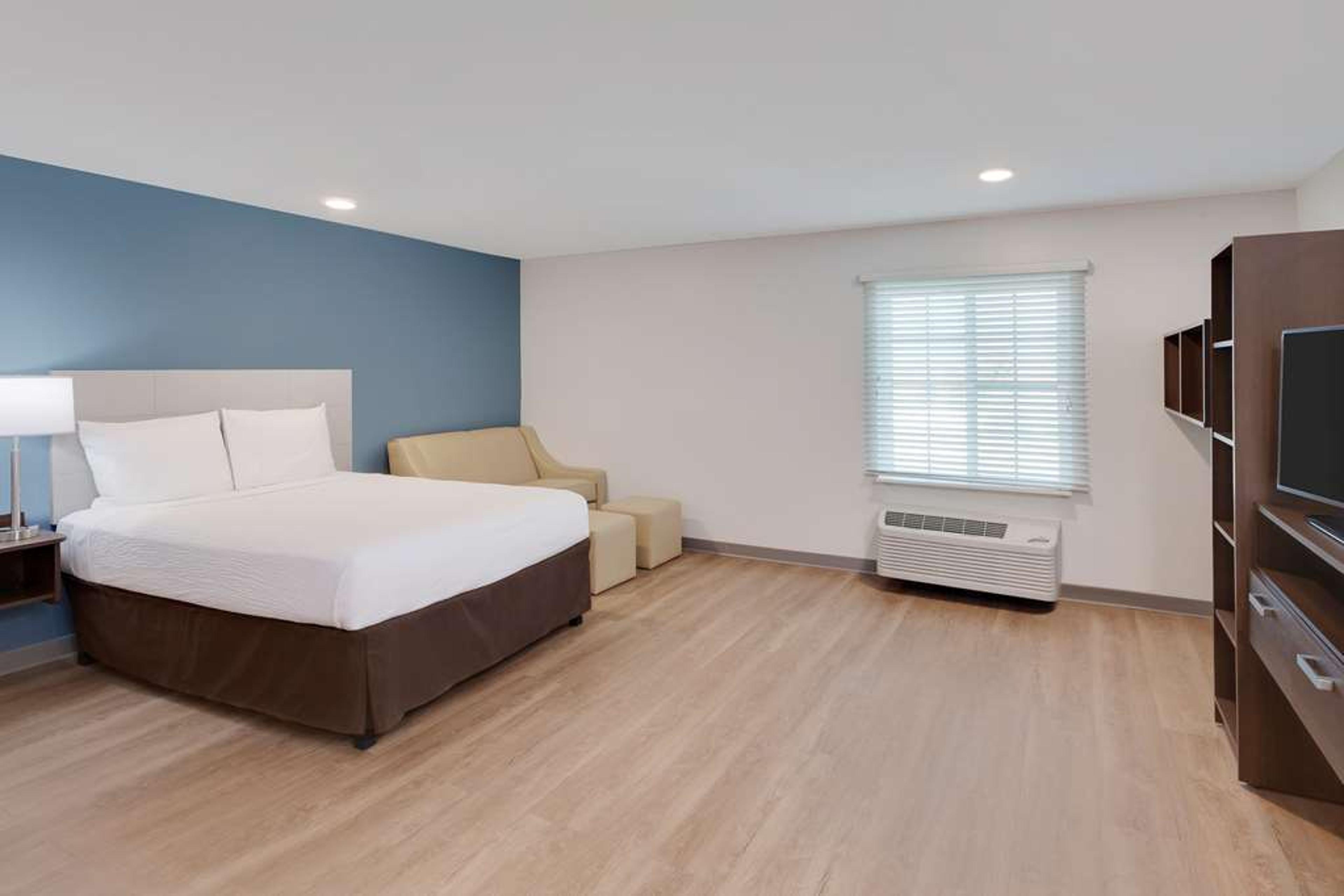 WOODSPRING SUITES BAKERSFIELD EAST