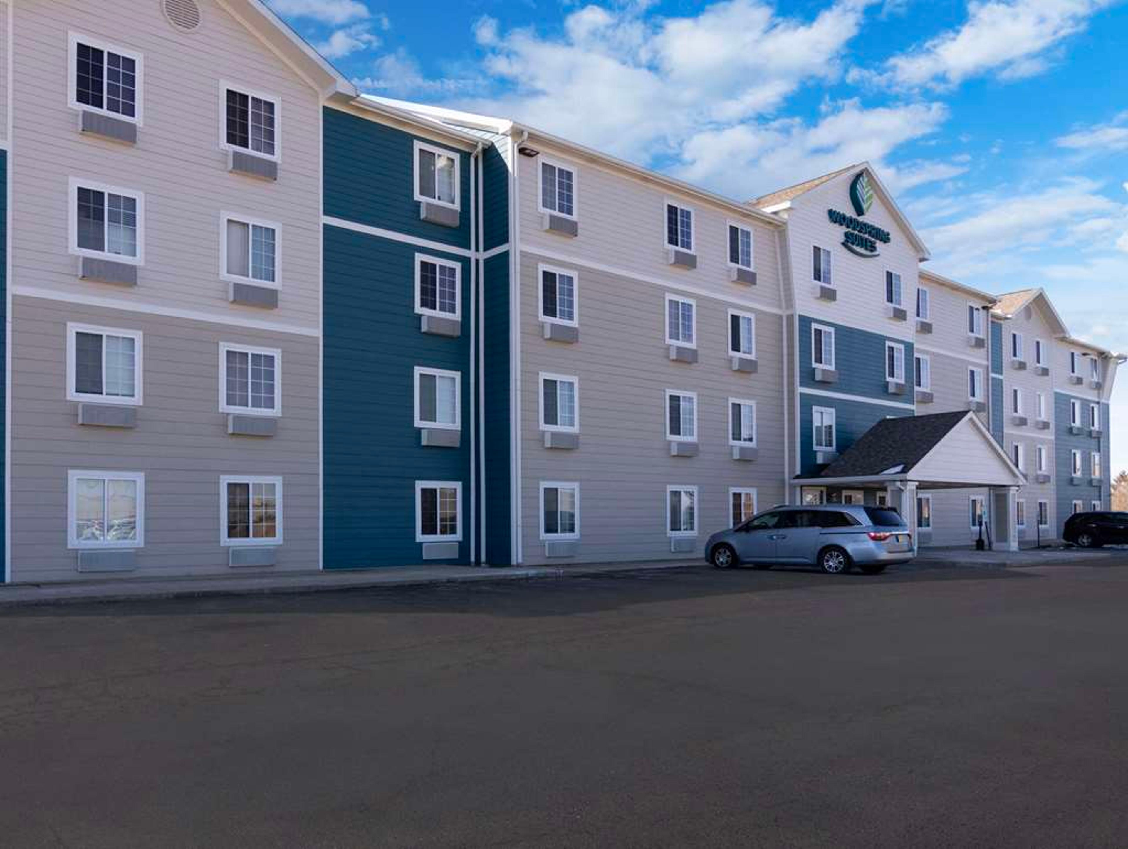 WOODSPRING SUITES CHAMPAIGN NEAR UN