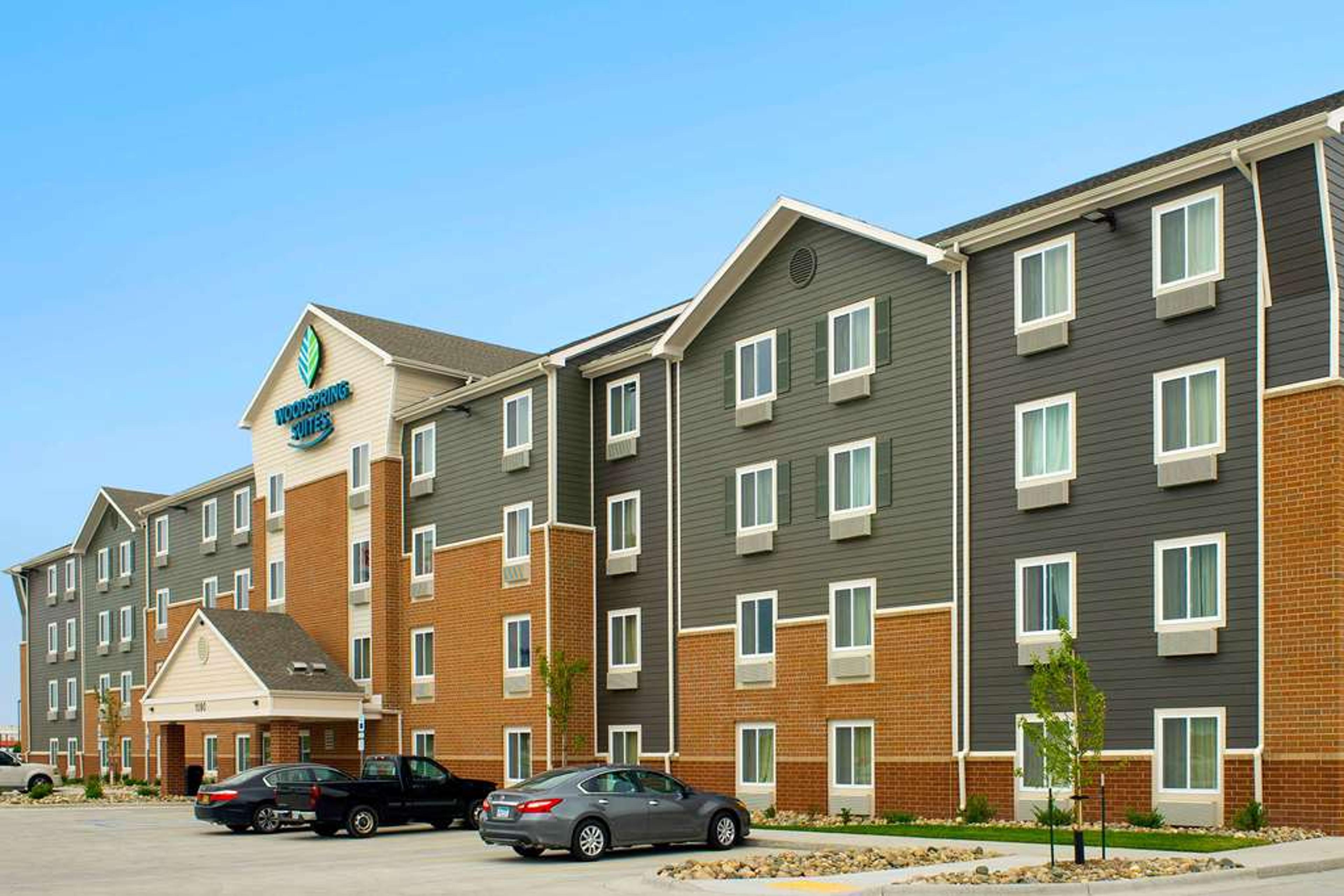 WOODSPRING SUITES FARGO NORTH NEAR