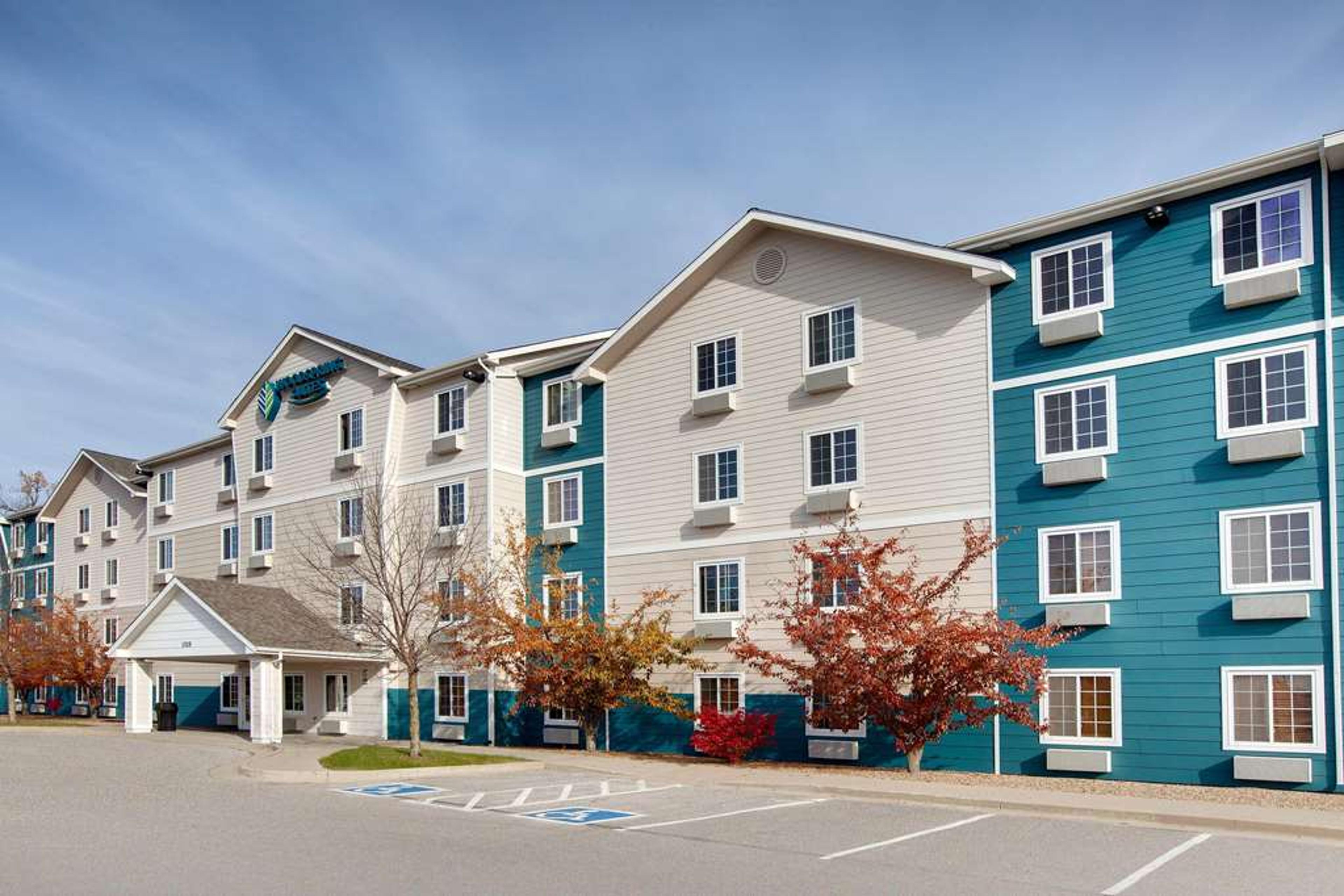 WOODSPRING SUITES DES MOINES PLEASA