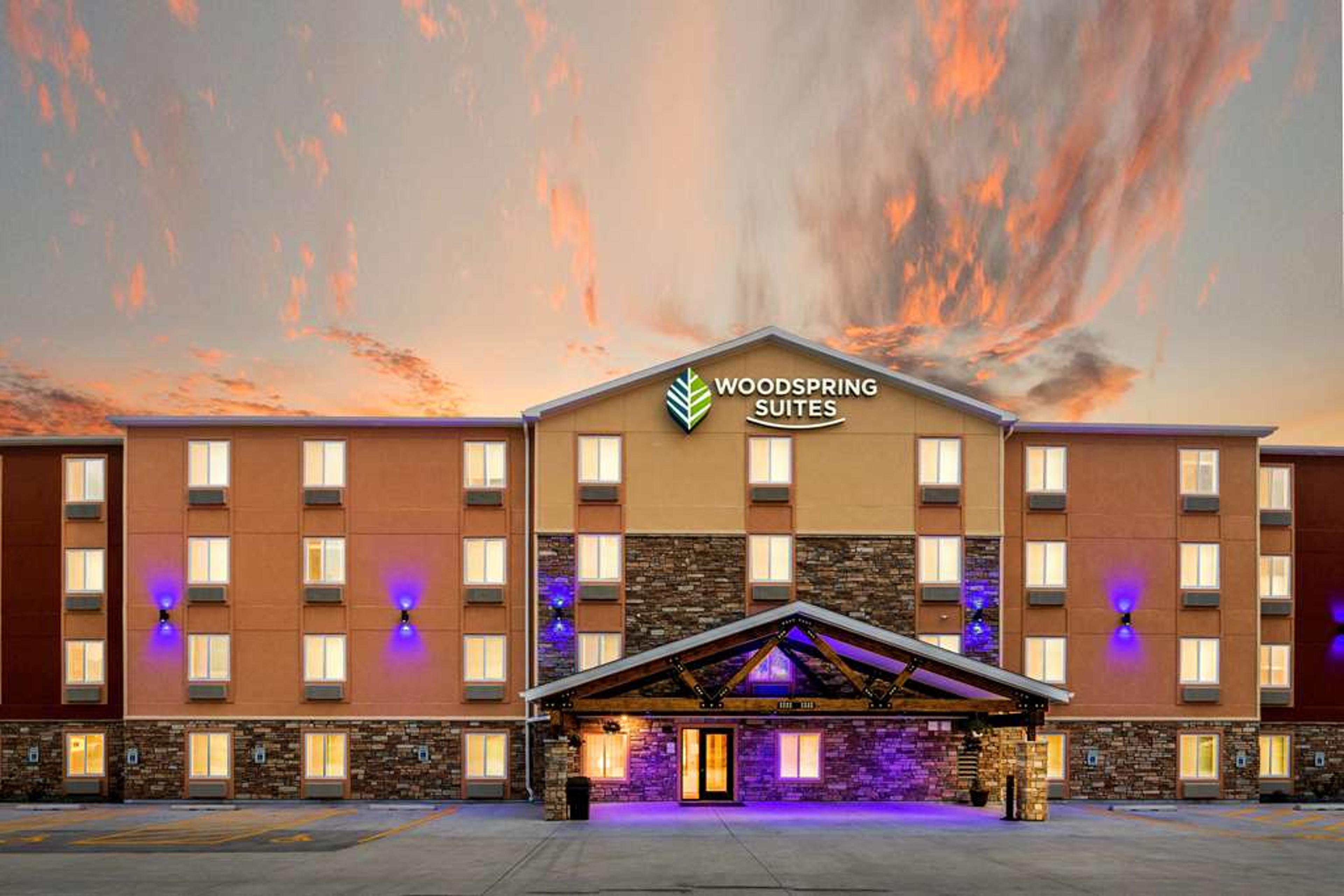 WOODSPRING SUITES DAVENPORT QUAD CI
