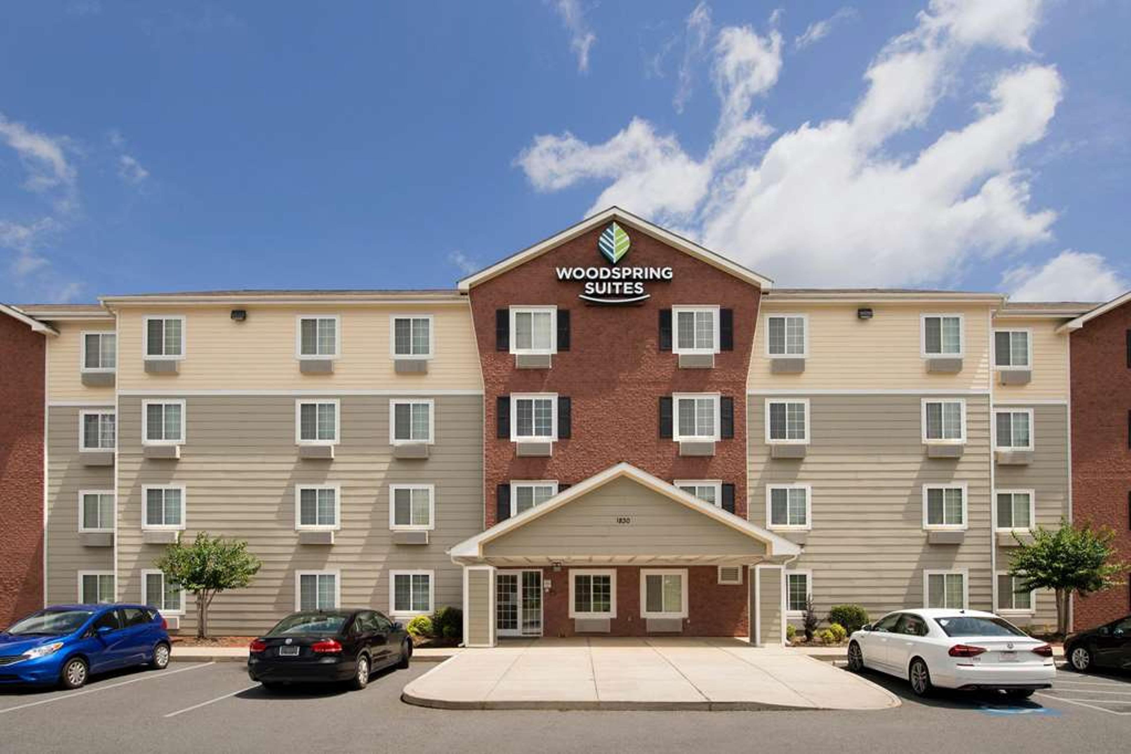 WOODSPRING SUITES CHARLOTTE GASTONI