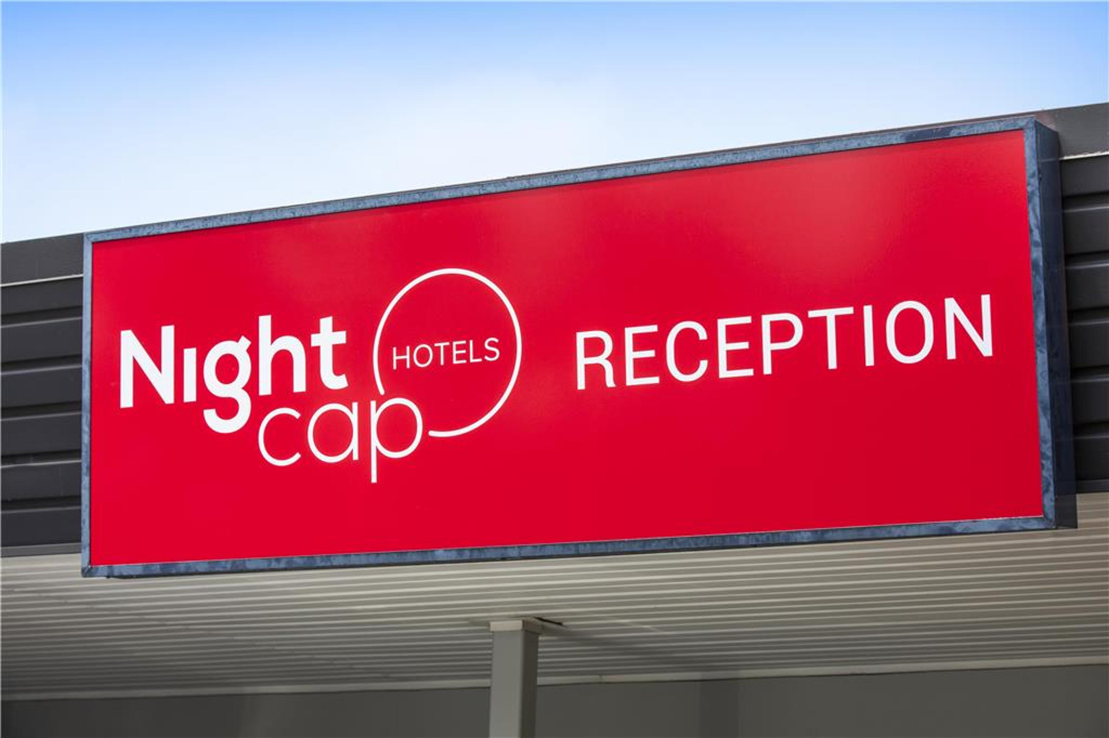 NIGHTCAP AT SPRINGWOOD HOTEL