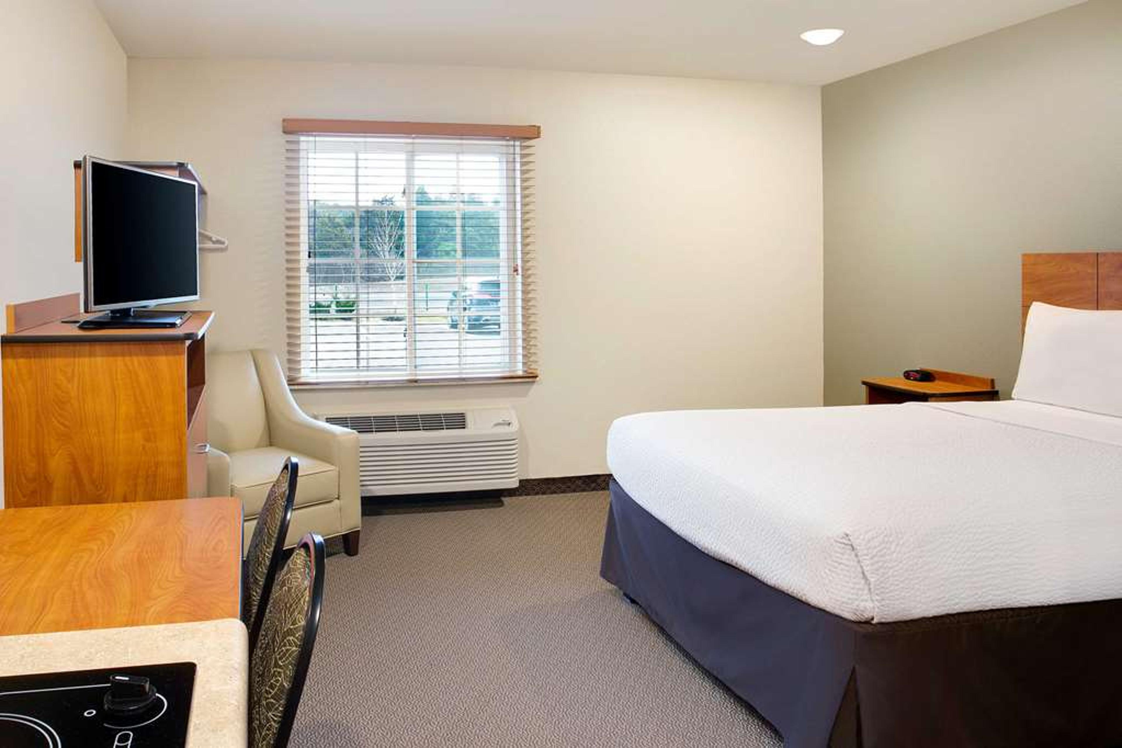 WOODSPRING SUITES FREDERICKSBURG