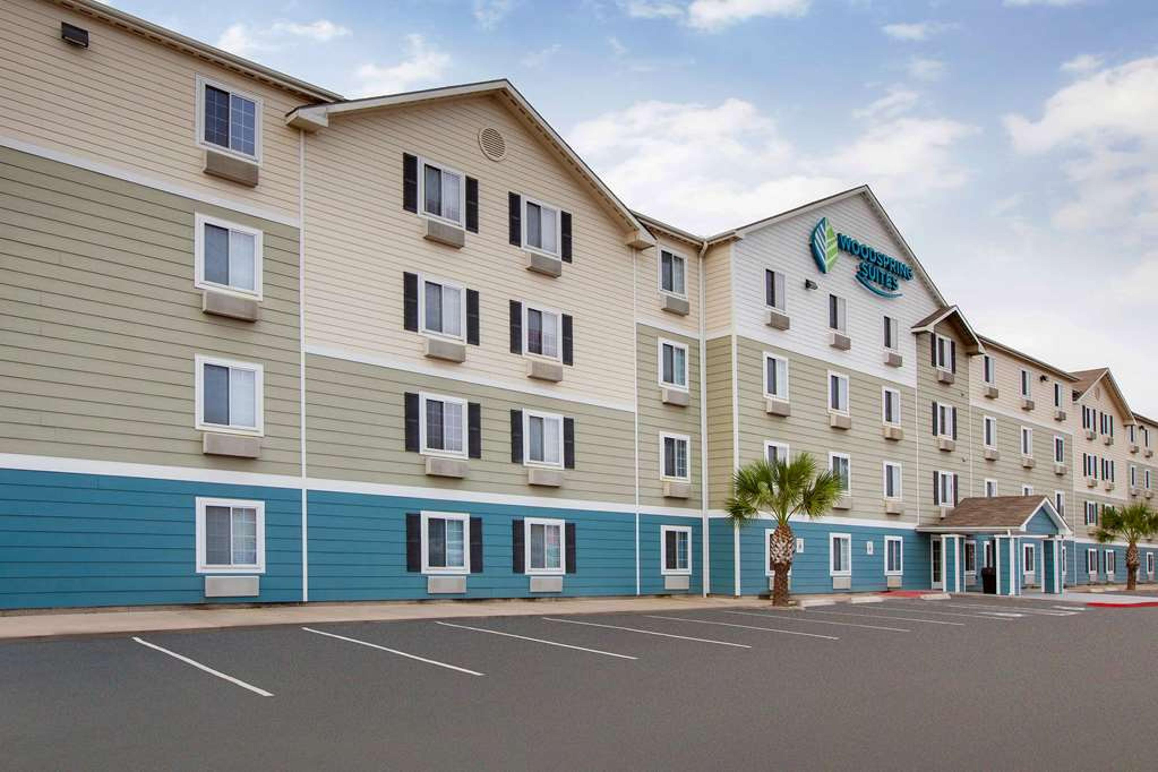 WOODSPRING SUITES PHARR