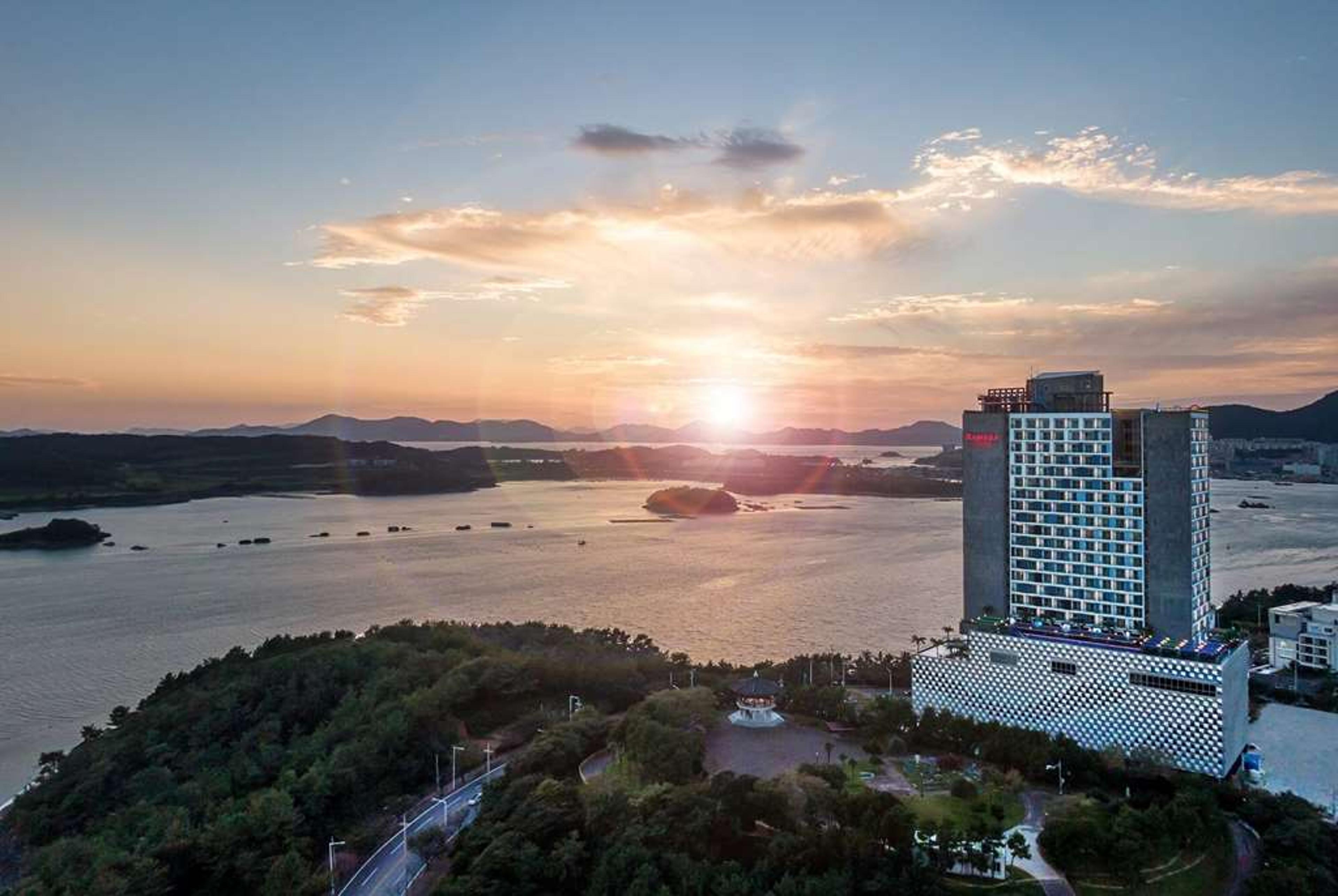 RAMADA PLAZA BY WYNDHAM DOLSAN YEOS