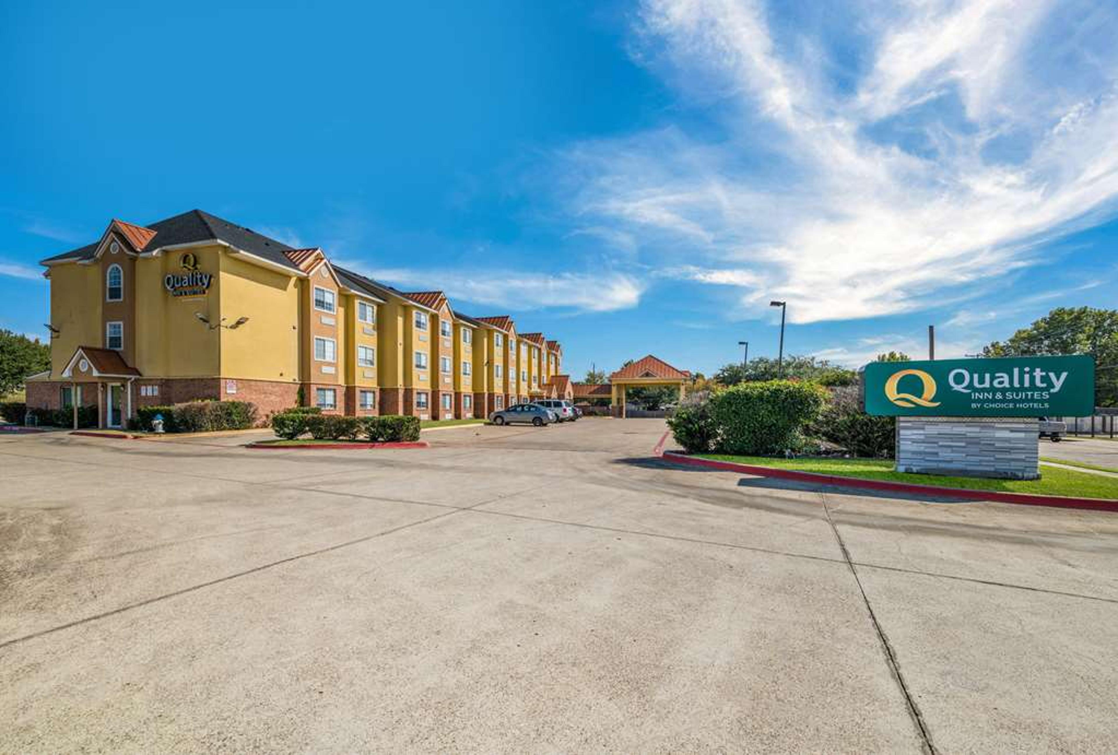 QUALITY INN AND SUITES NORTH MESQUI