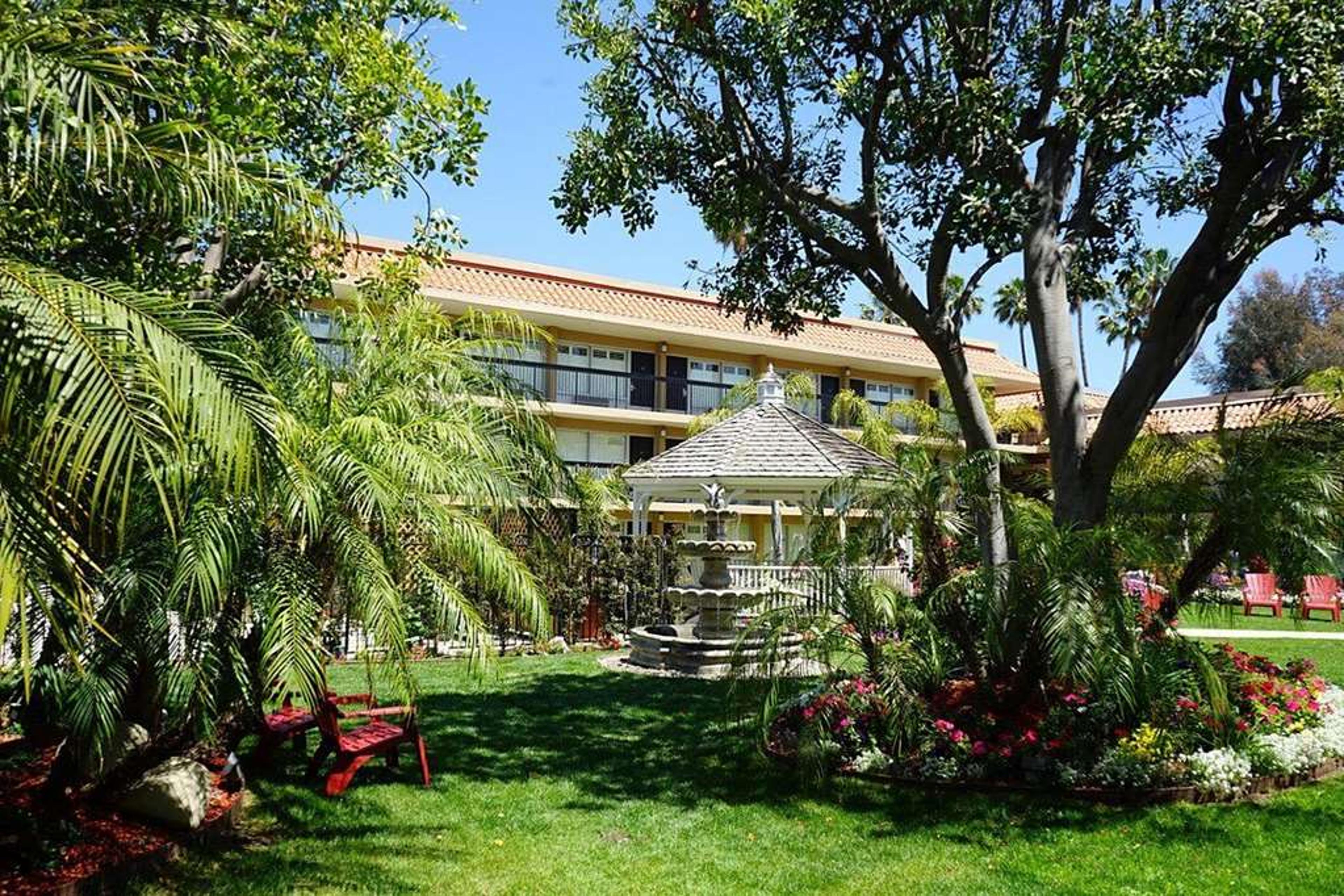 PALM GARDEN HOTEL