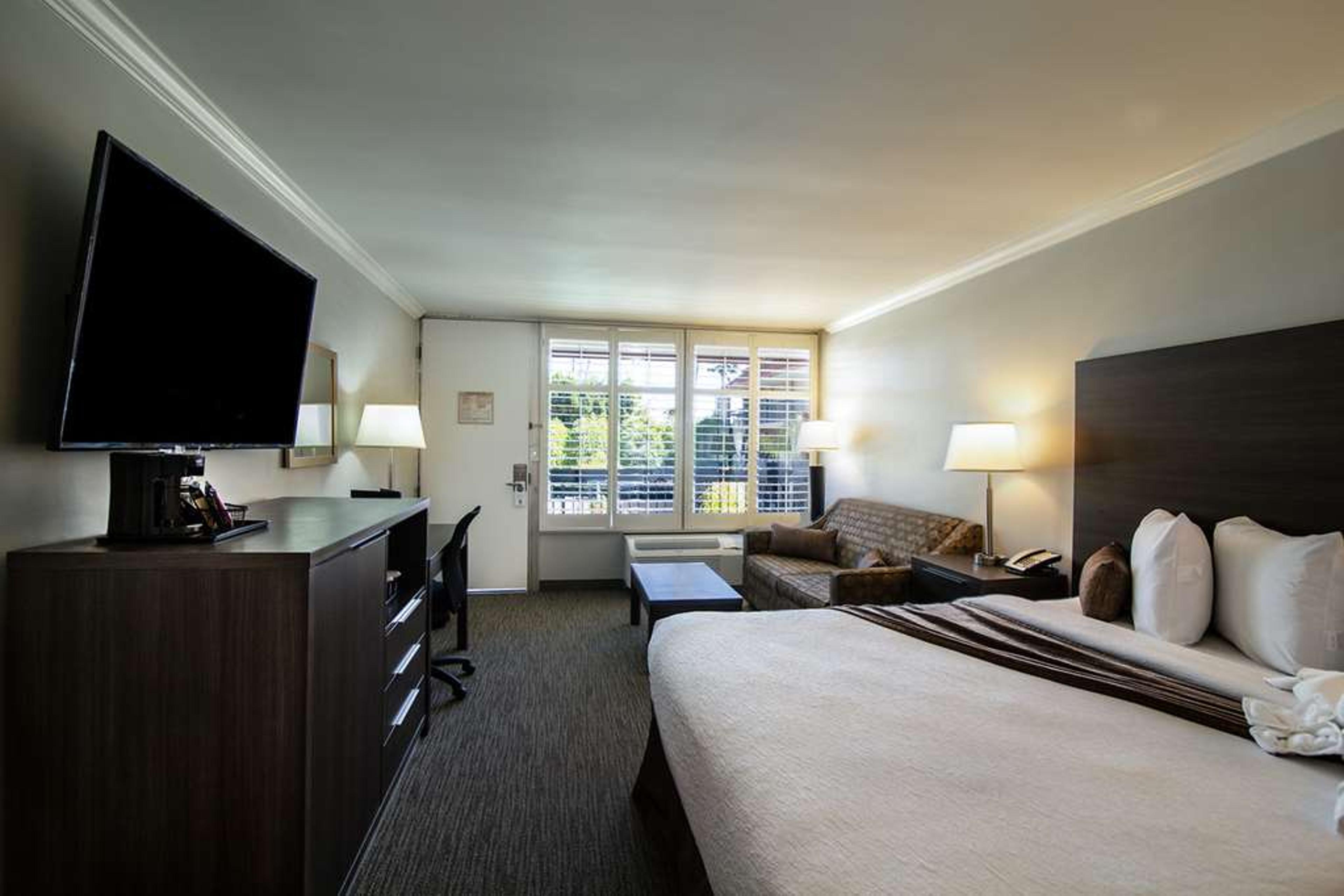 PALM GARDEN HOTEL