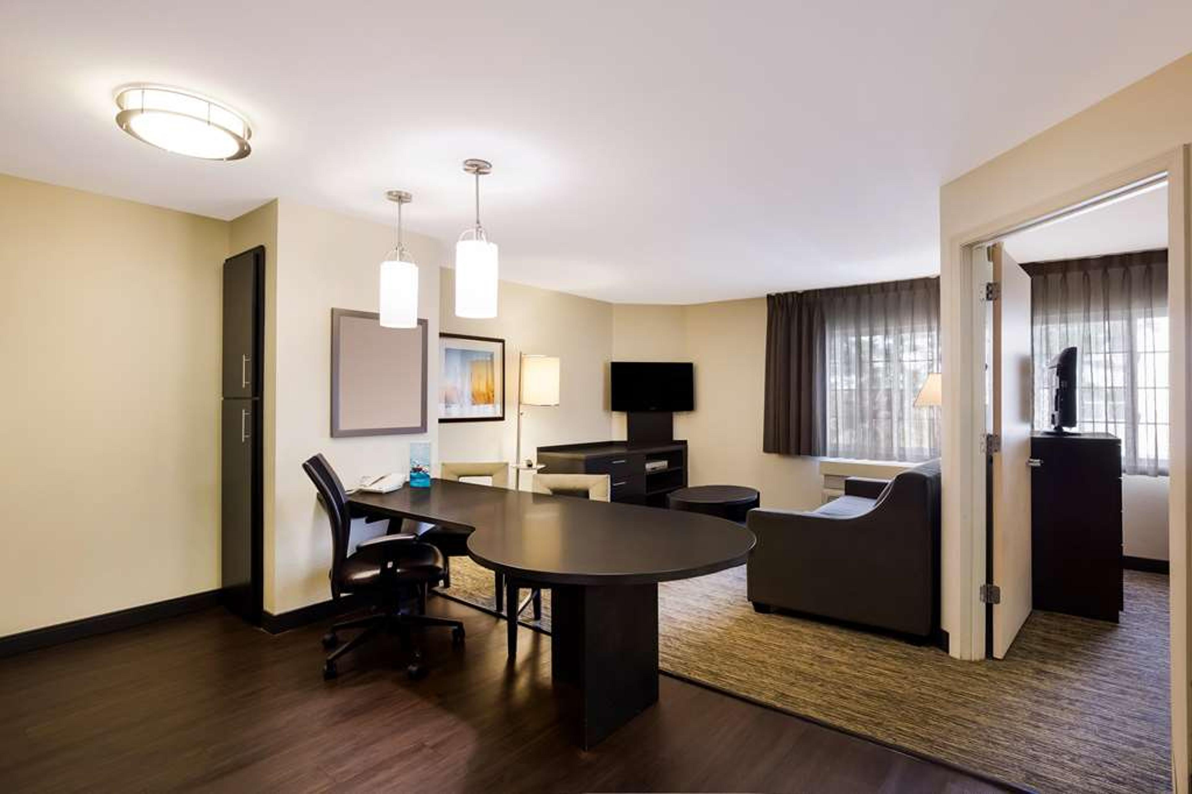 Sonesta Simply Suites Earth Ci