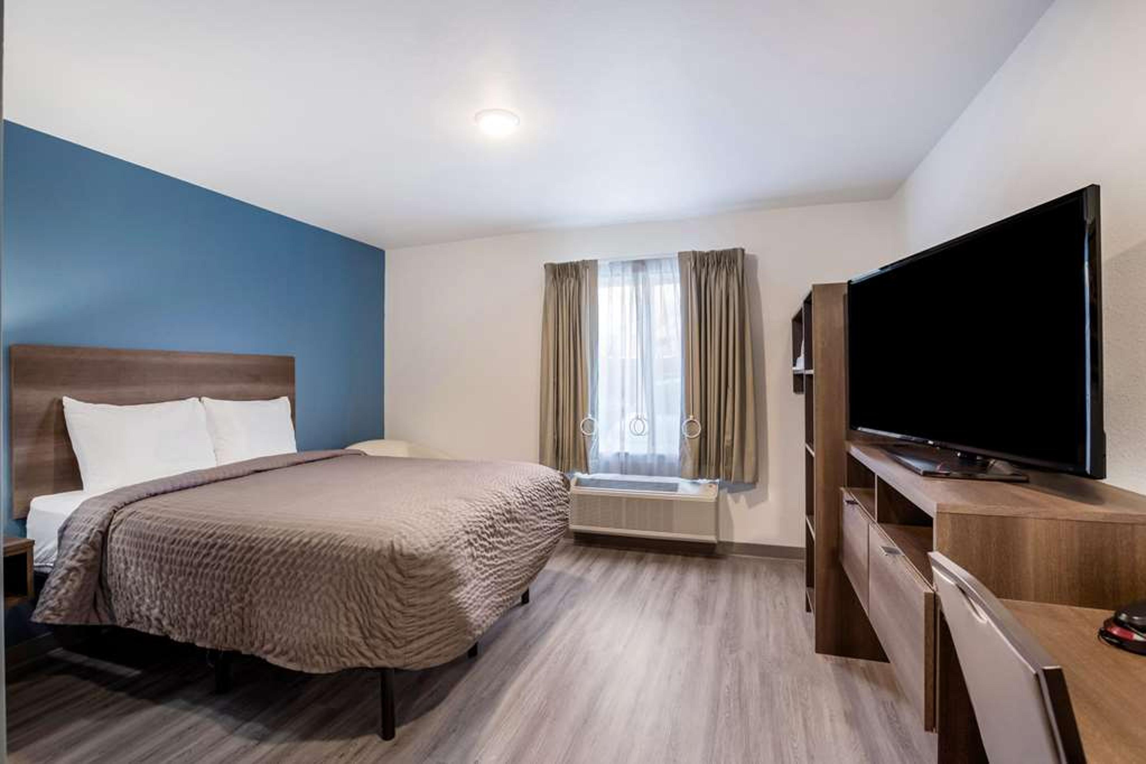 WOODSPRING SUITES DETROIT MADISON H