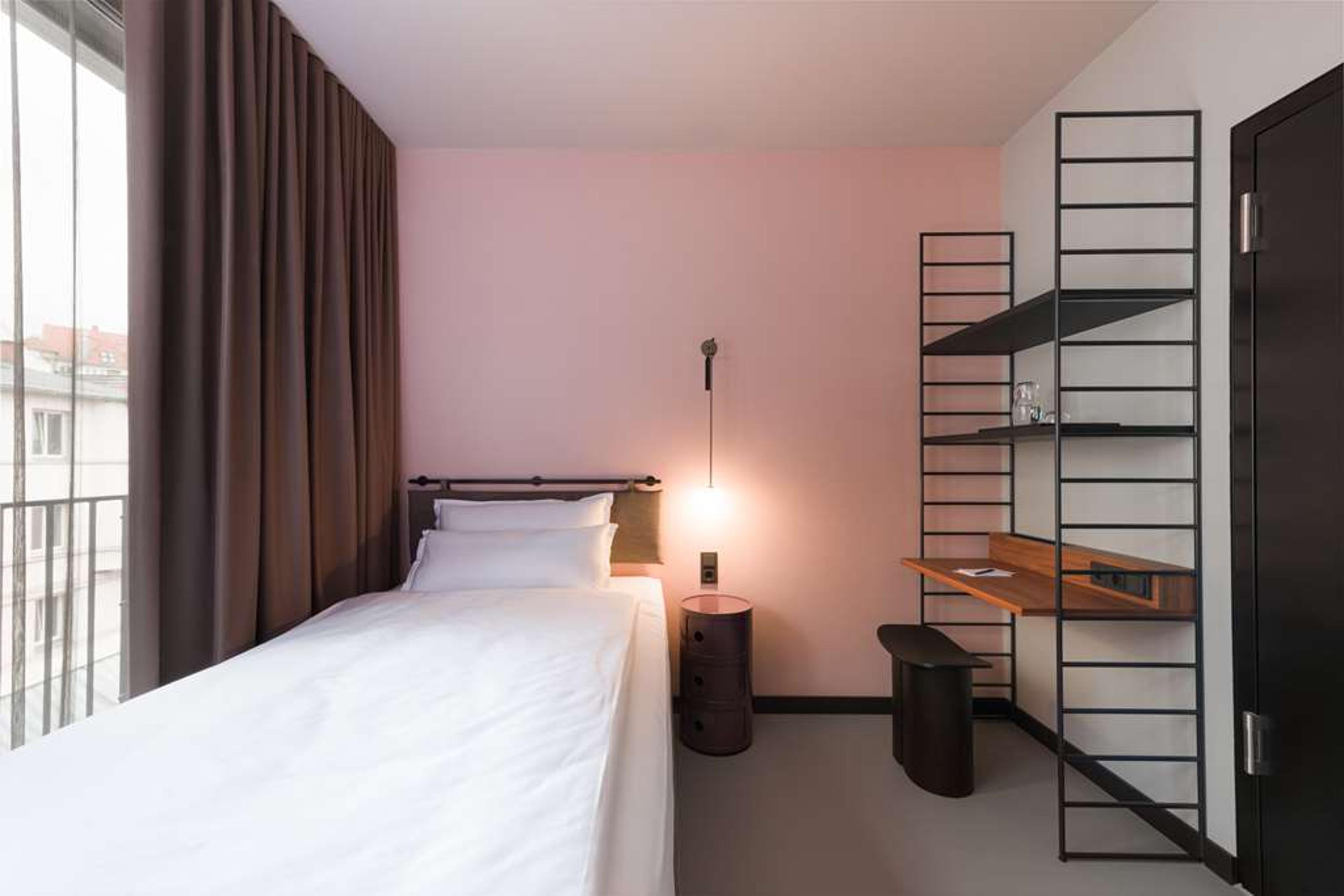 EMILU DESIGN HOTEL
