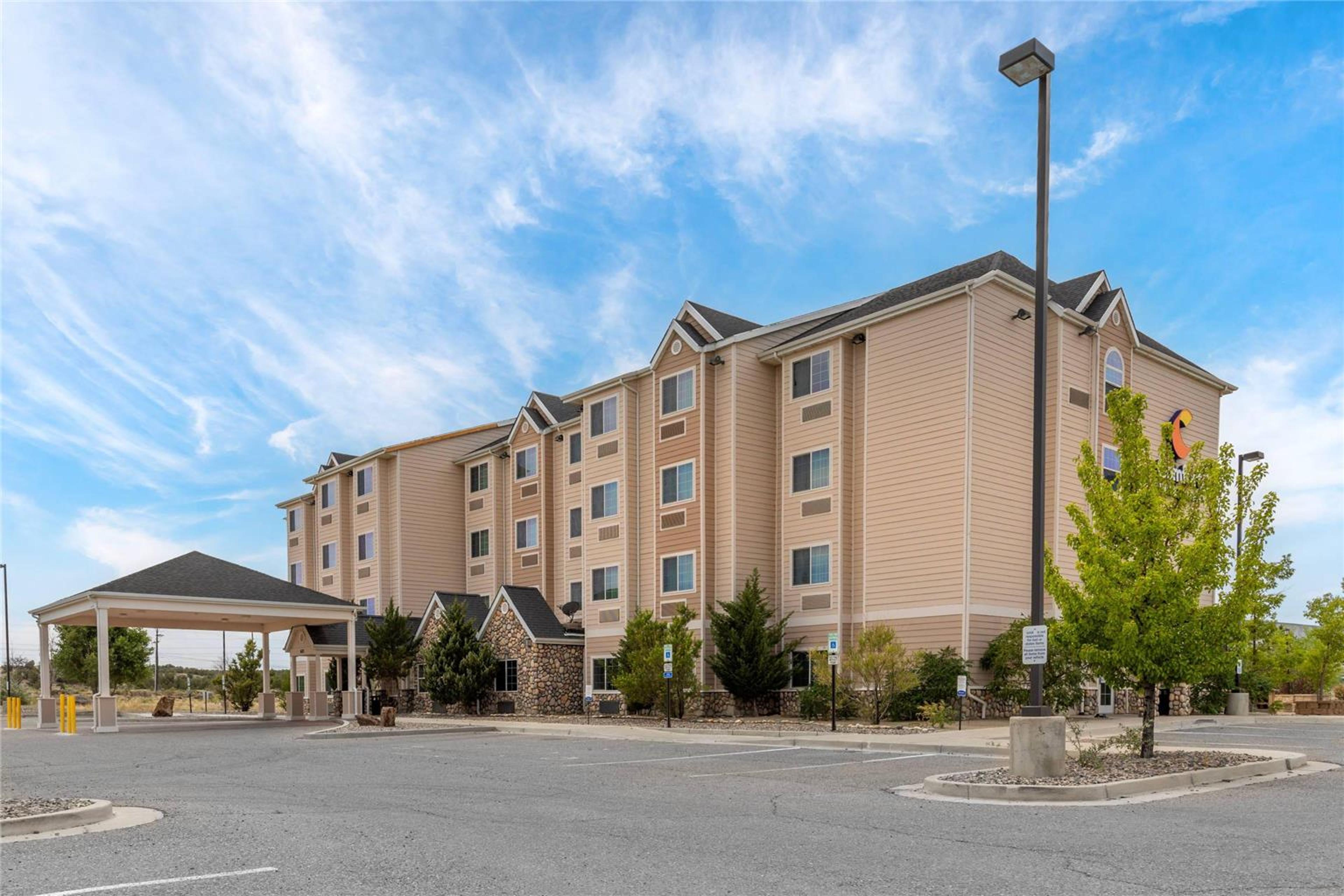 COMFORT INN AND SUITES AZTEC - FARM