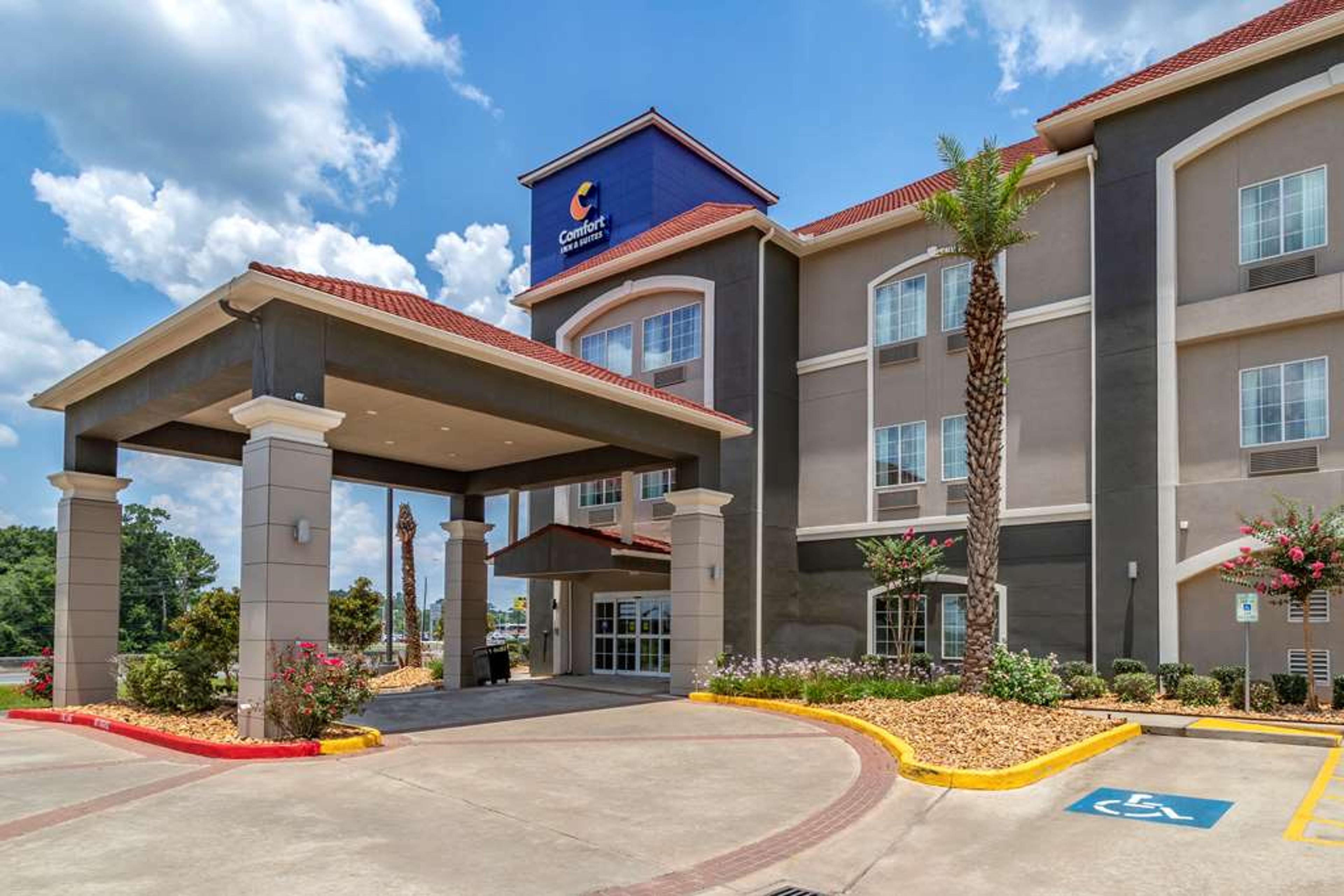COMFORT INN AND SUITES CLEVELAND