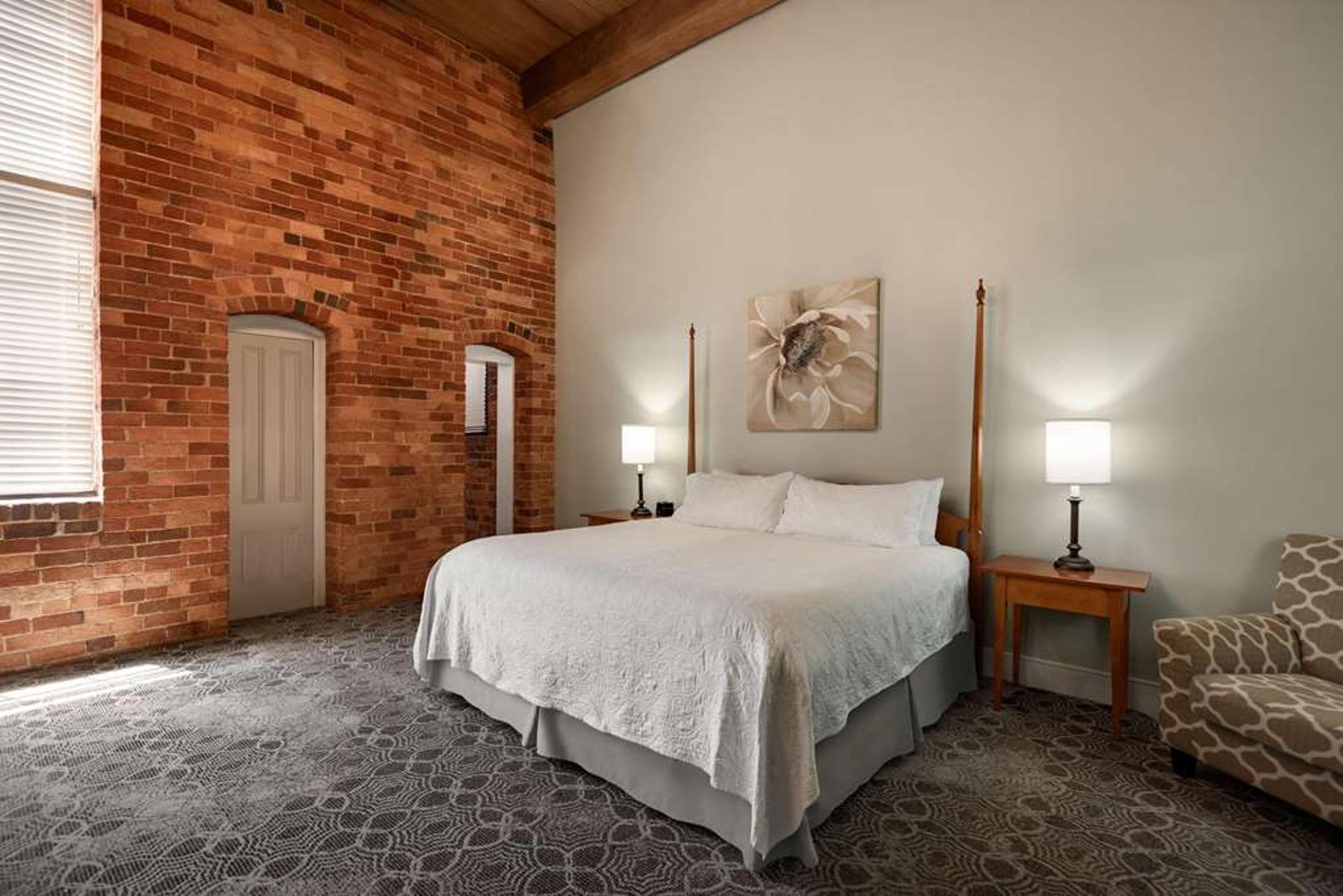 THE HISTORIC BROOKSTOWN INN, TRADEM