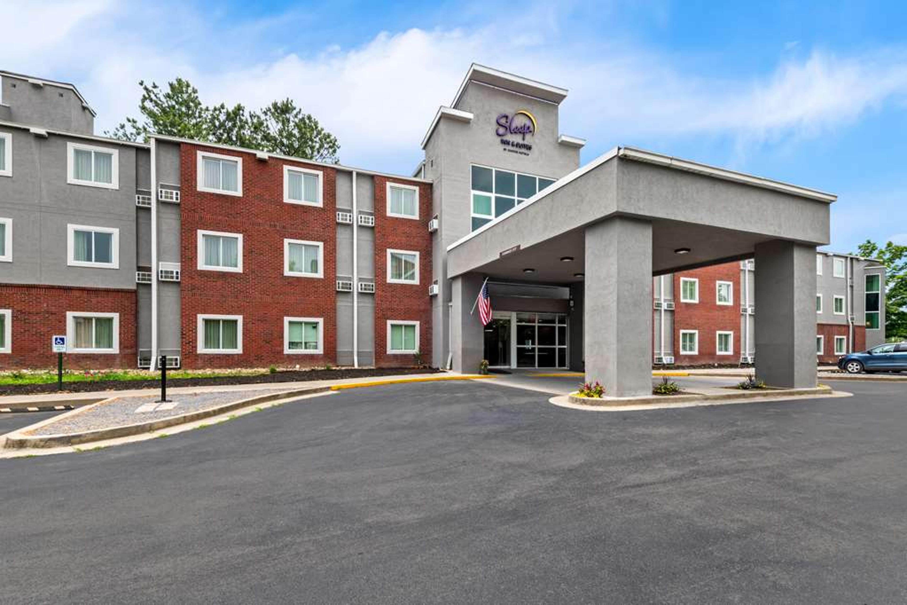 SLEEP INN AND SUITES PIGEON FORGE -