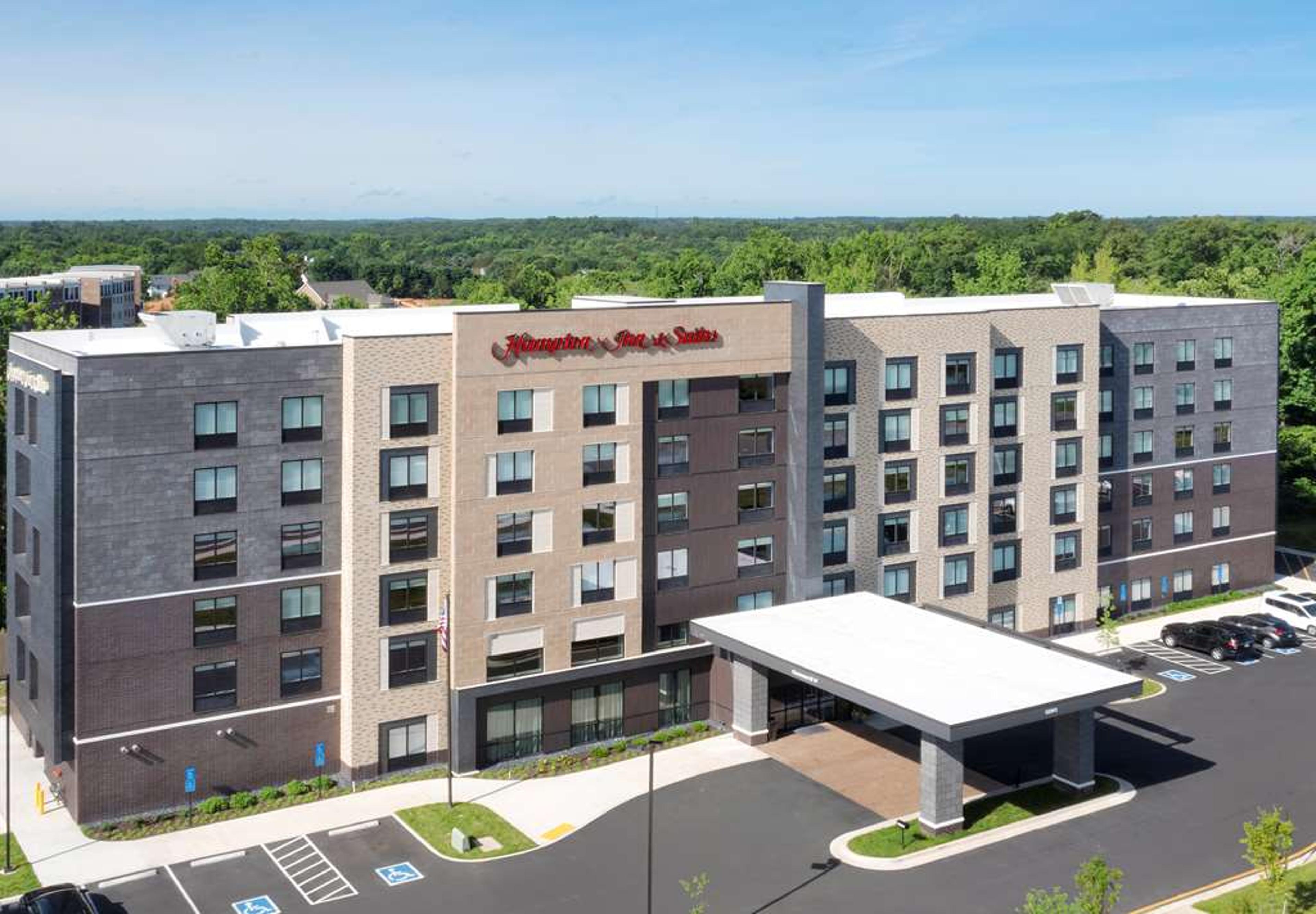 HAMPTON RICHMOND SHORT PUMP