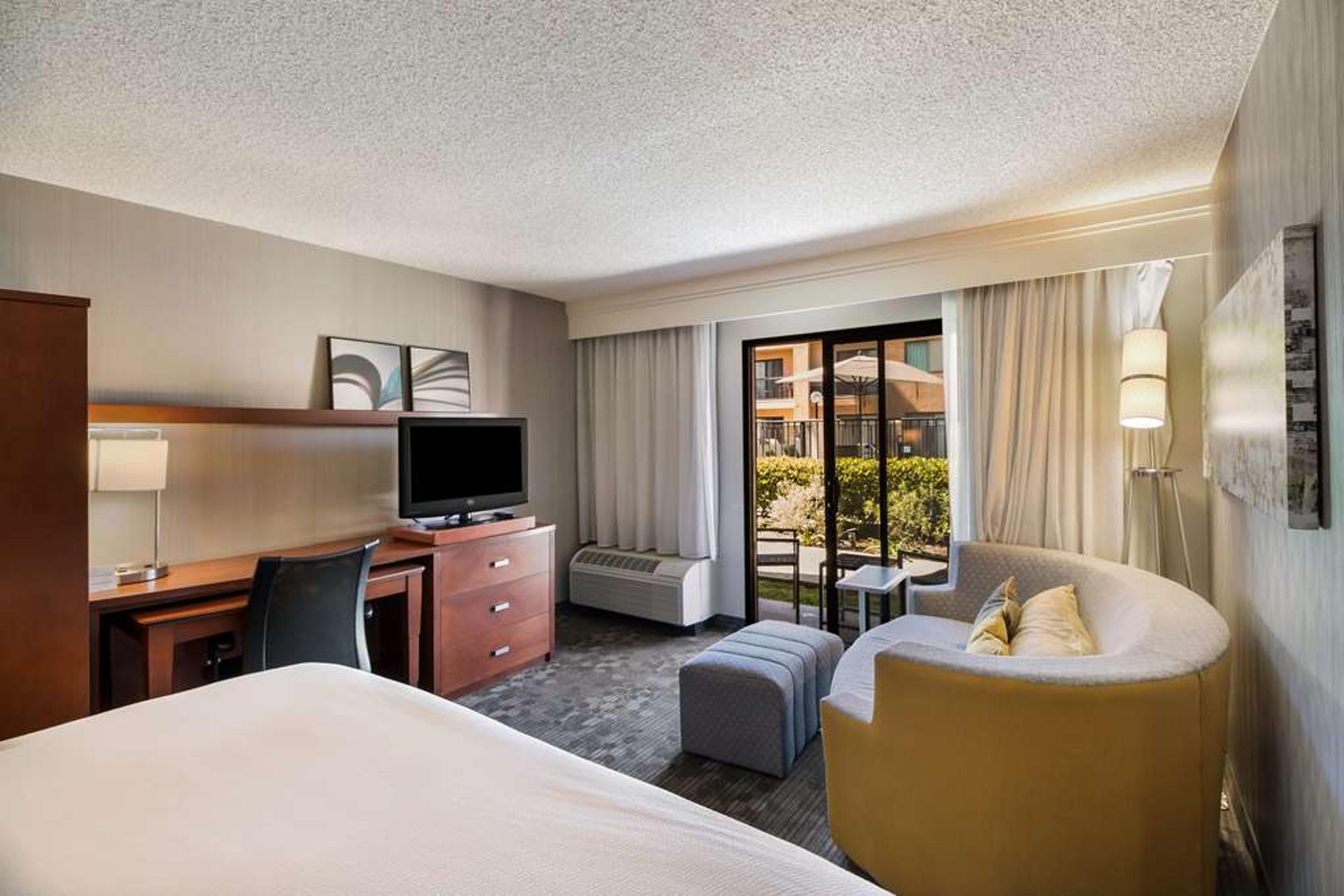 Sonesta Select Huntington