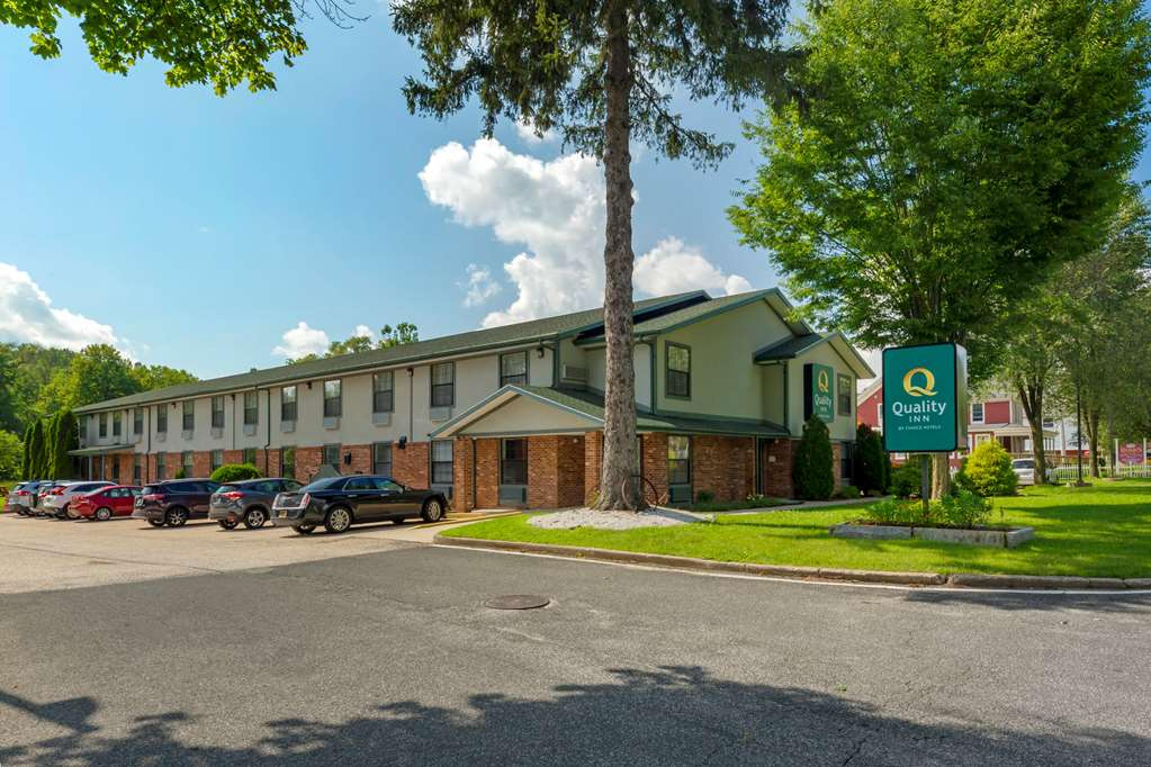 QUALITY INN LEE
