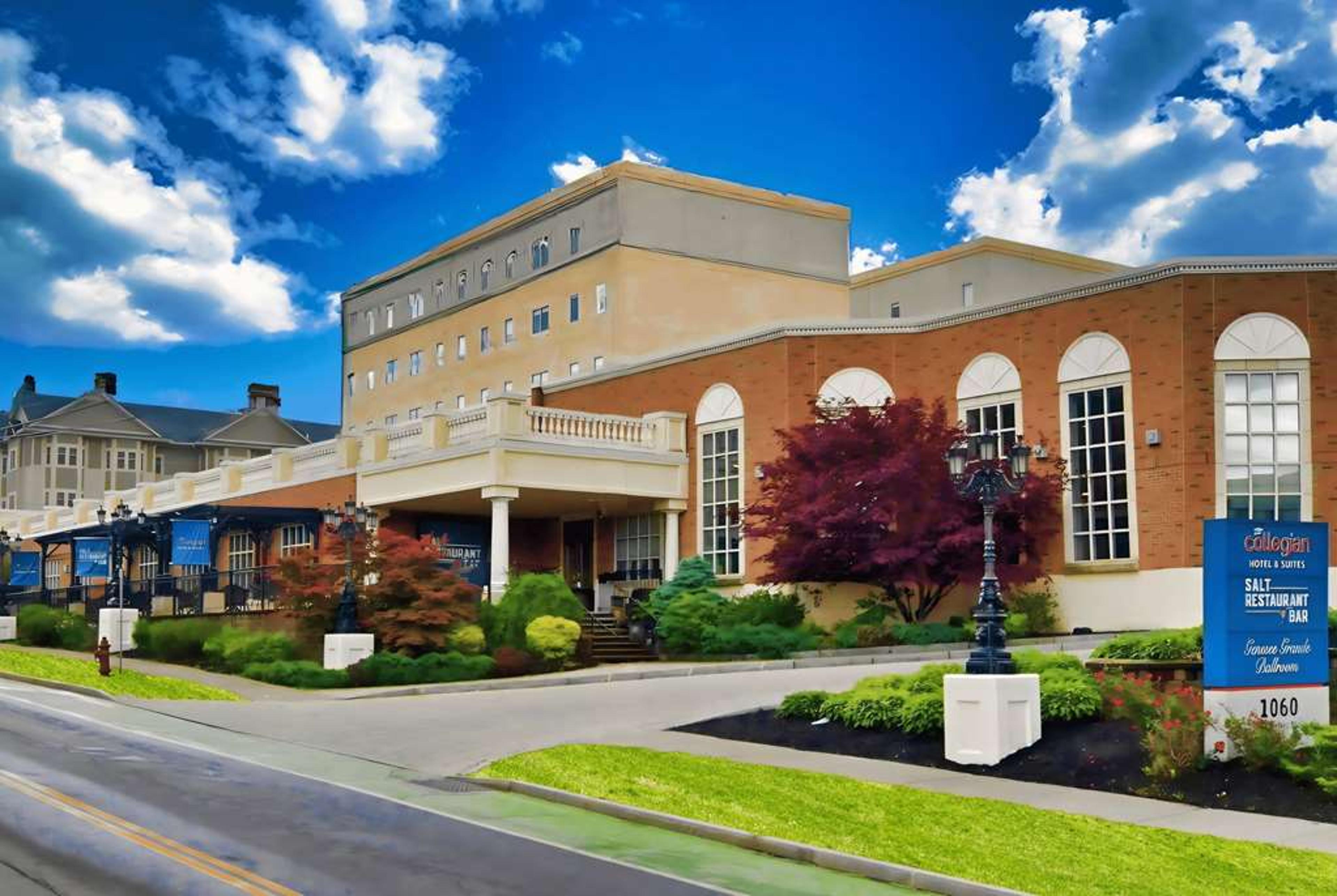 COLLEGIAN HOTEL & SUITES
