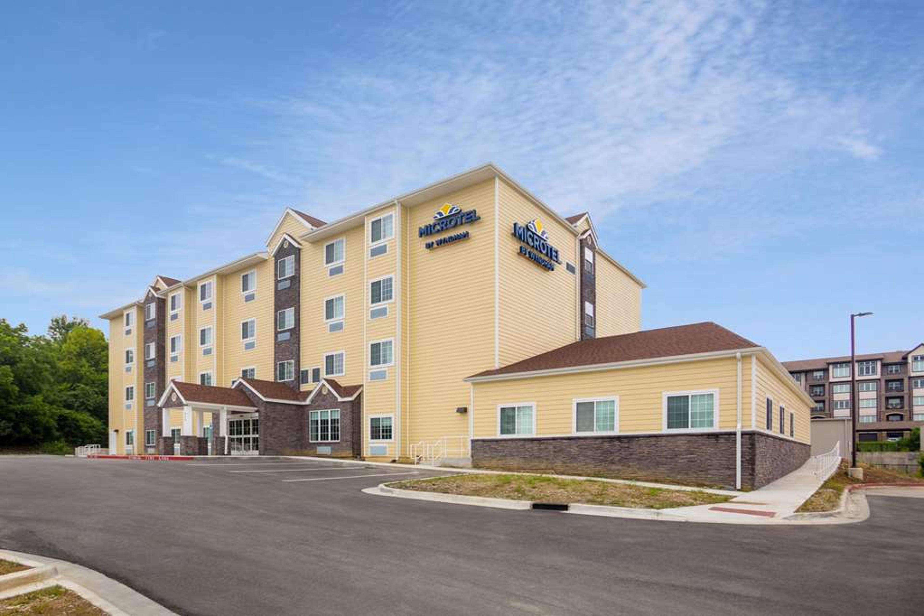 MICROTEL INN & SUITES BY WYNDHAM LI