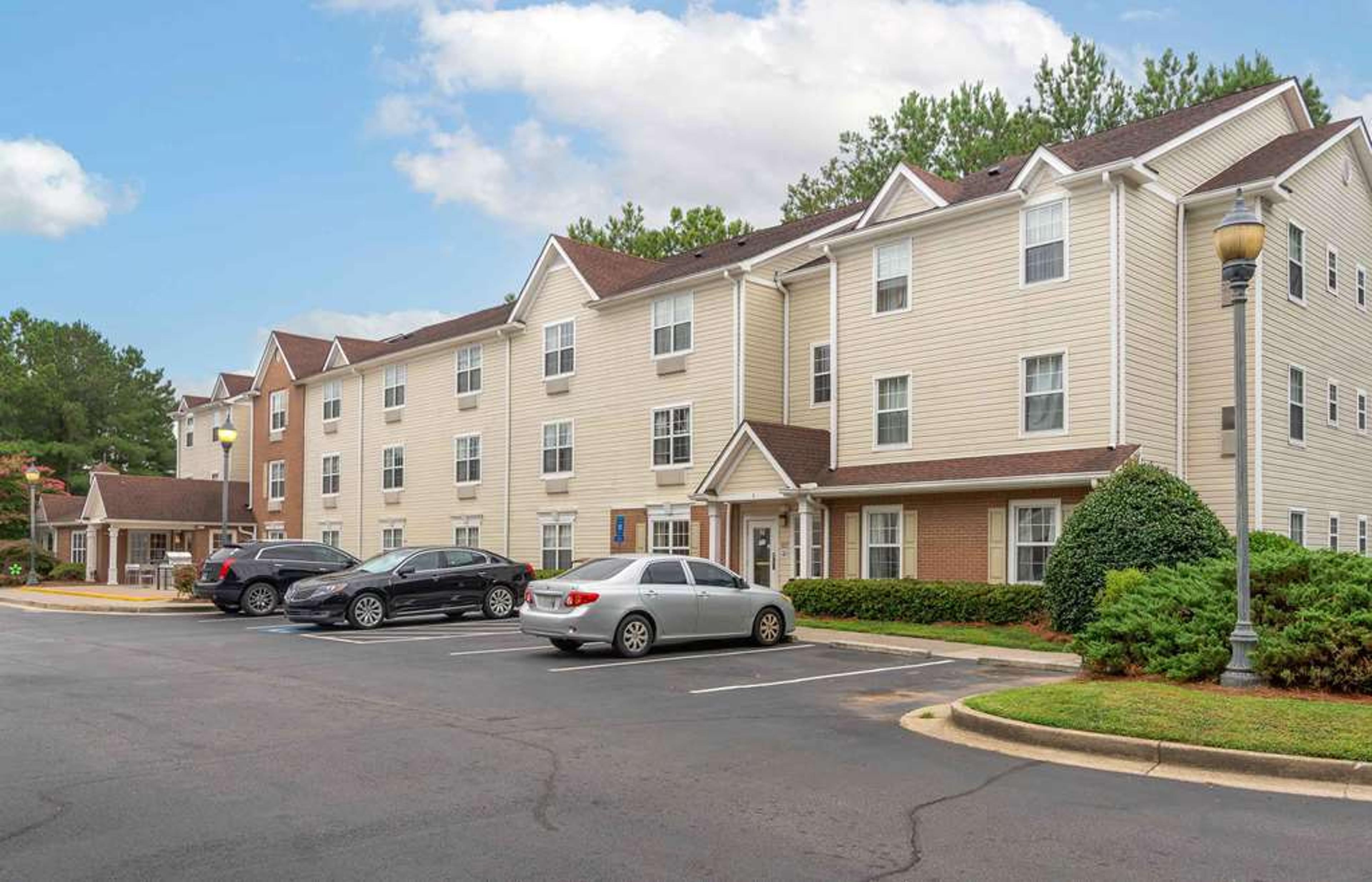 EXTENDED STAY AMERICA SUITES