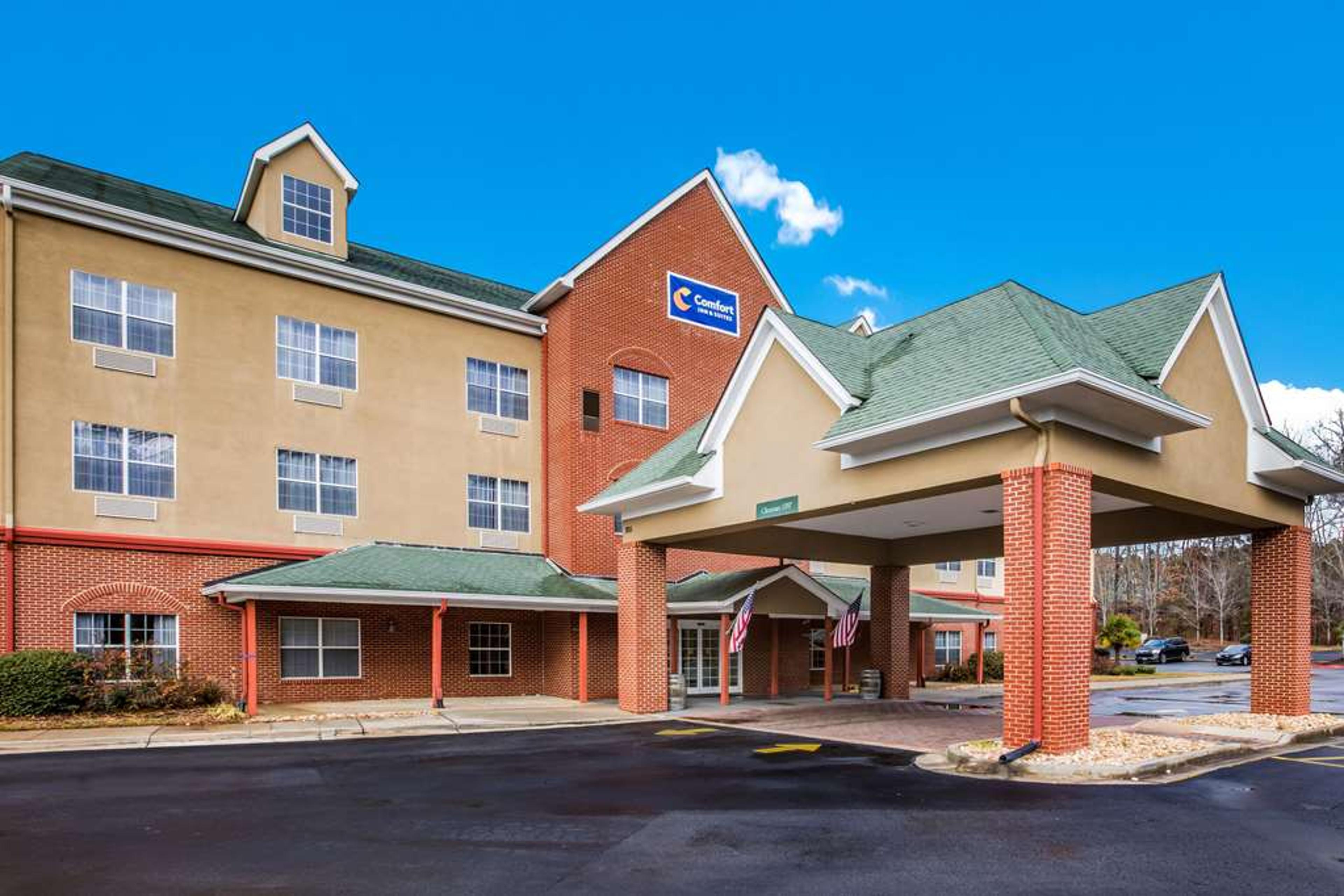 COMFORT INN AND SUITES FAIRBURN - A