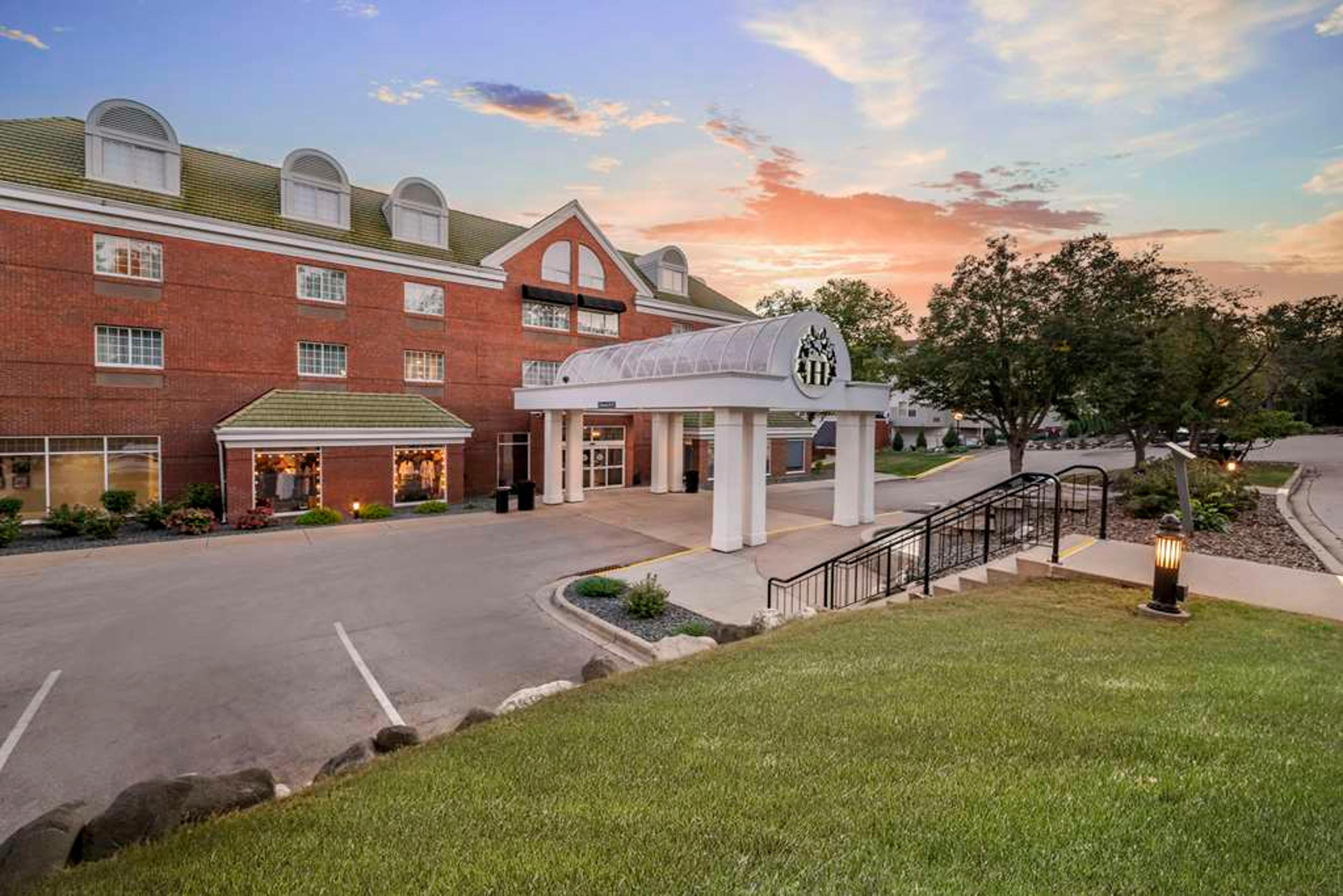 HEIDEL HOUSE HOTEL AND CONFERENCE C