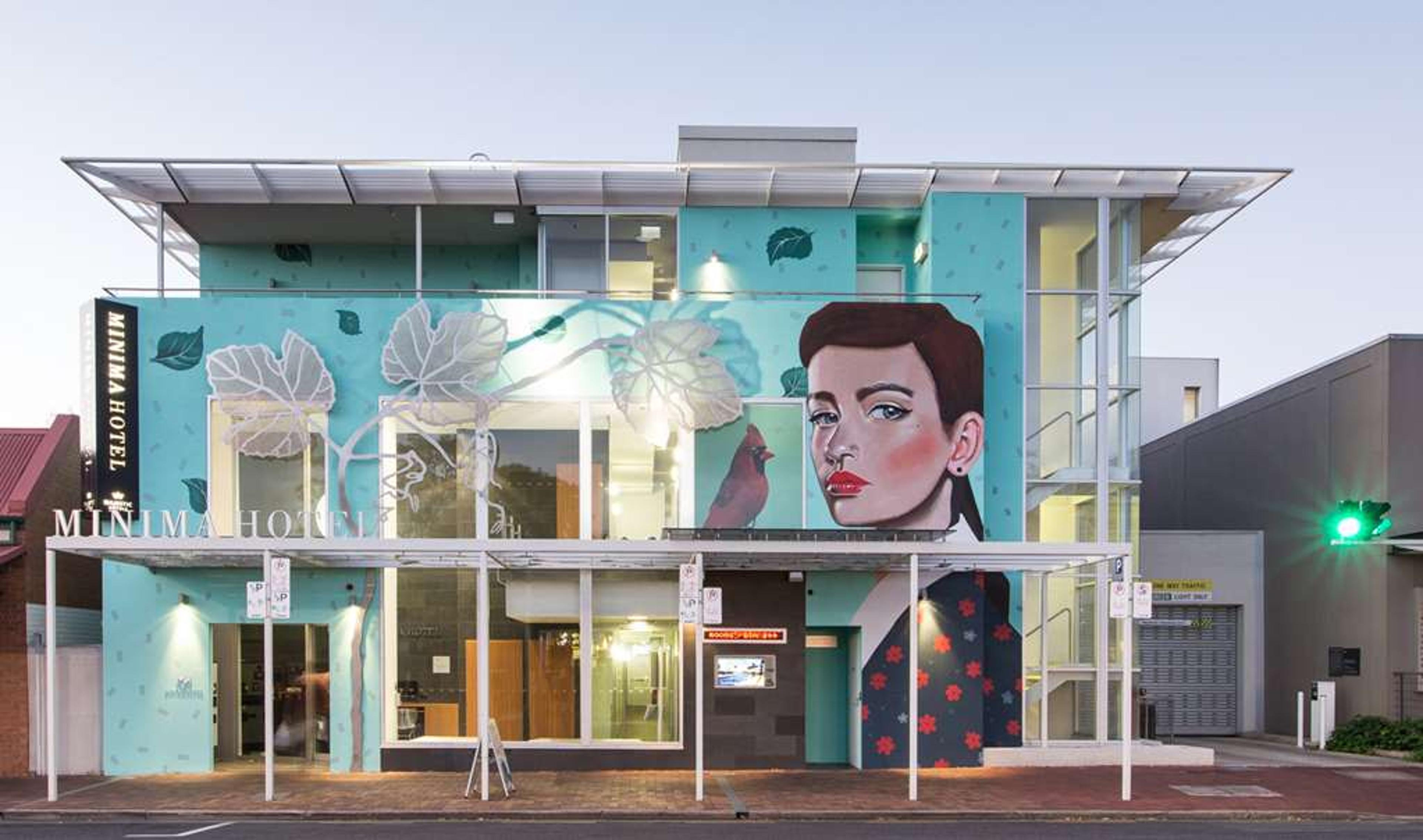 MAJESTIC MINIMA HOTEL