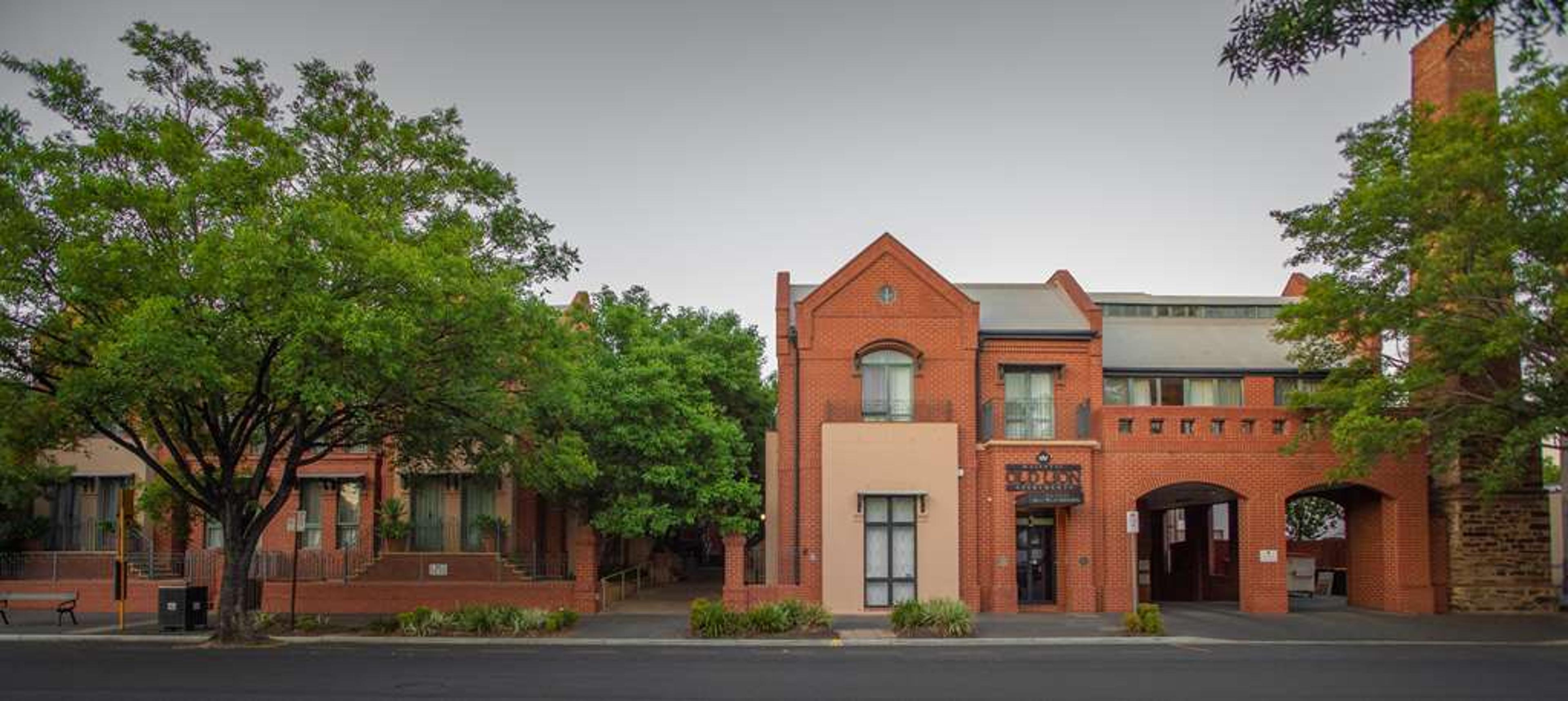 MAJESTIC OLD LION APARTMENTS