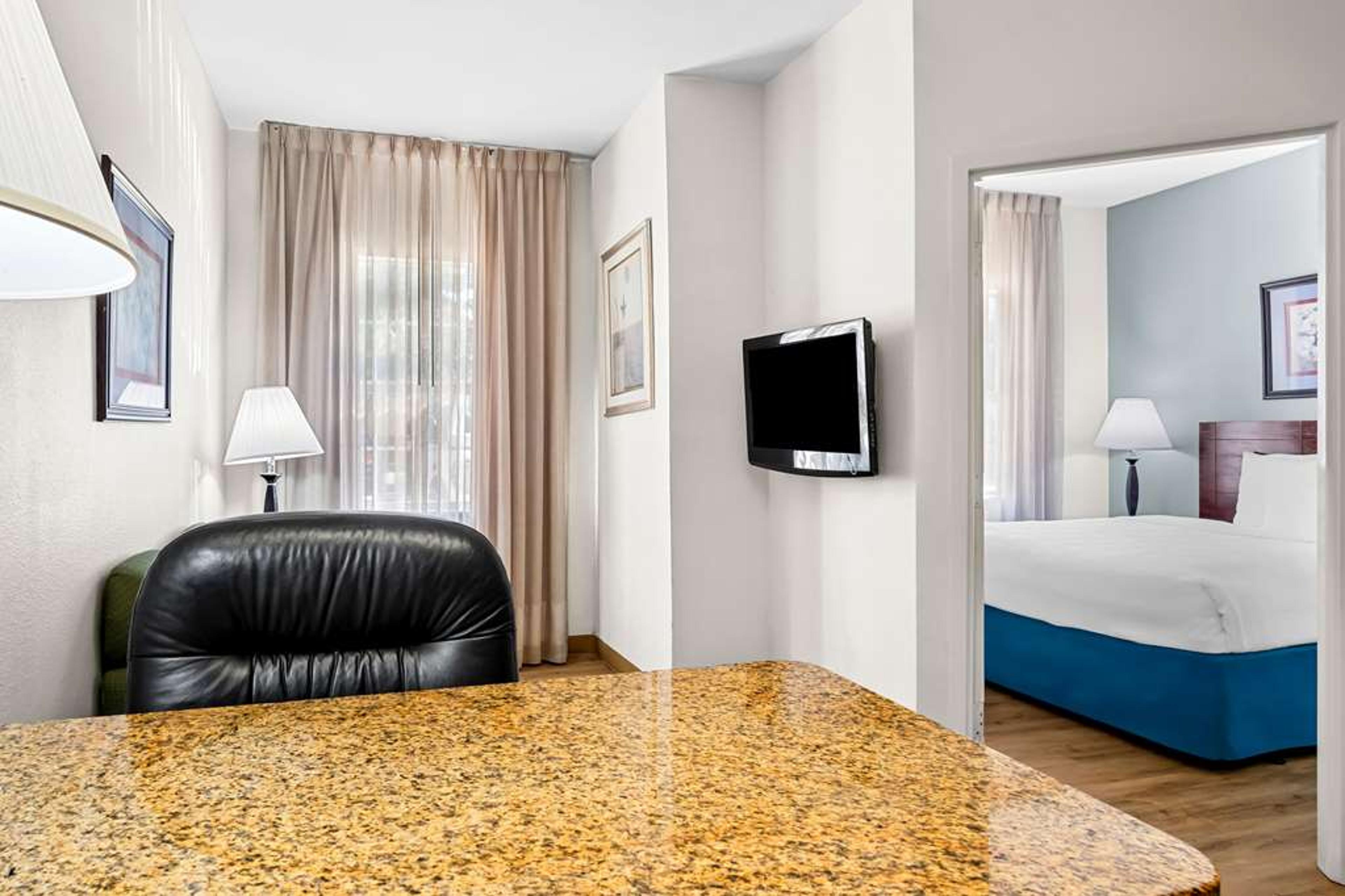 MAINSTAY SUITES ADDISON-DALLAS