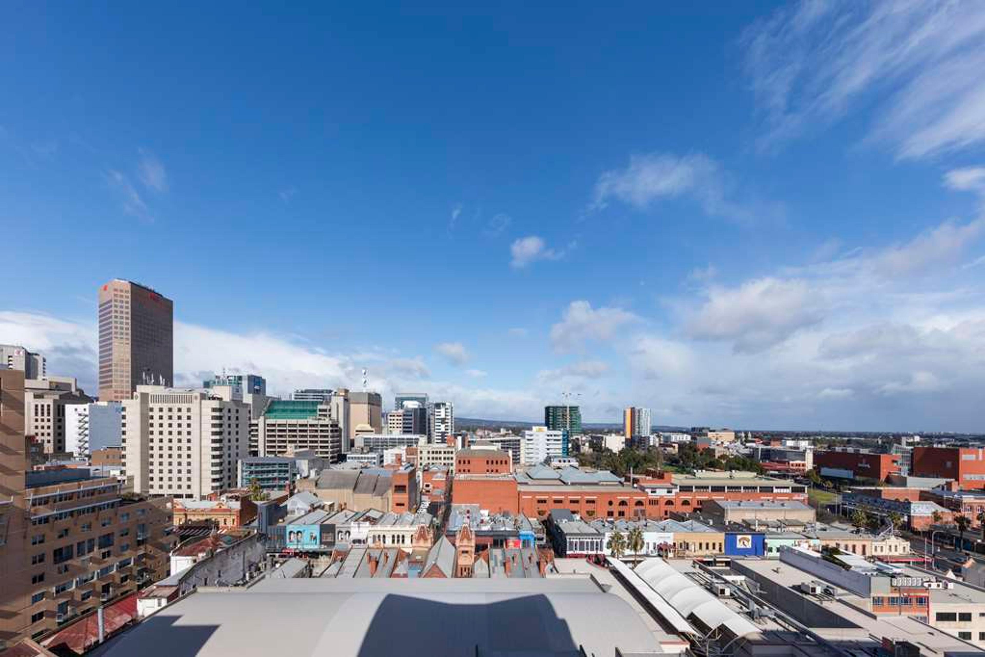 Oaks Adelaide Horizons Suites