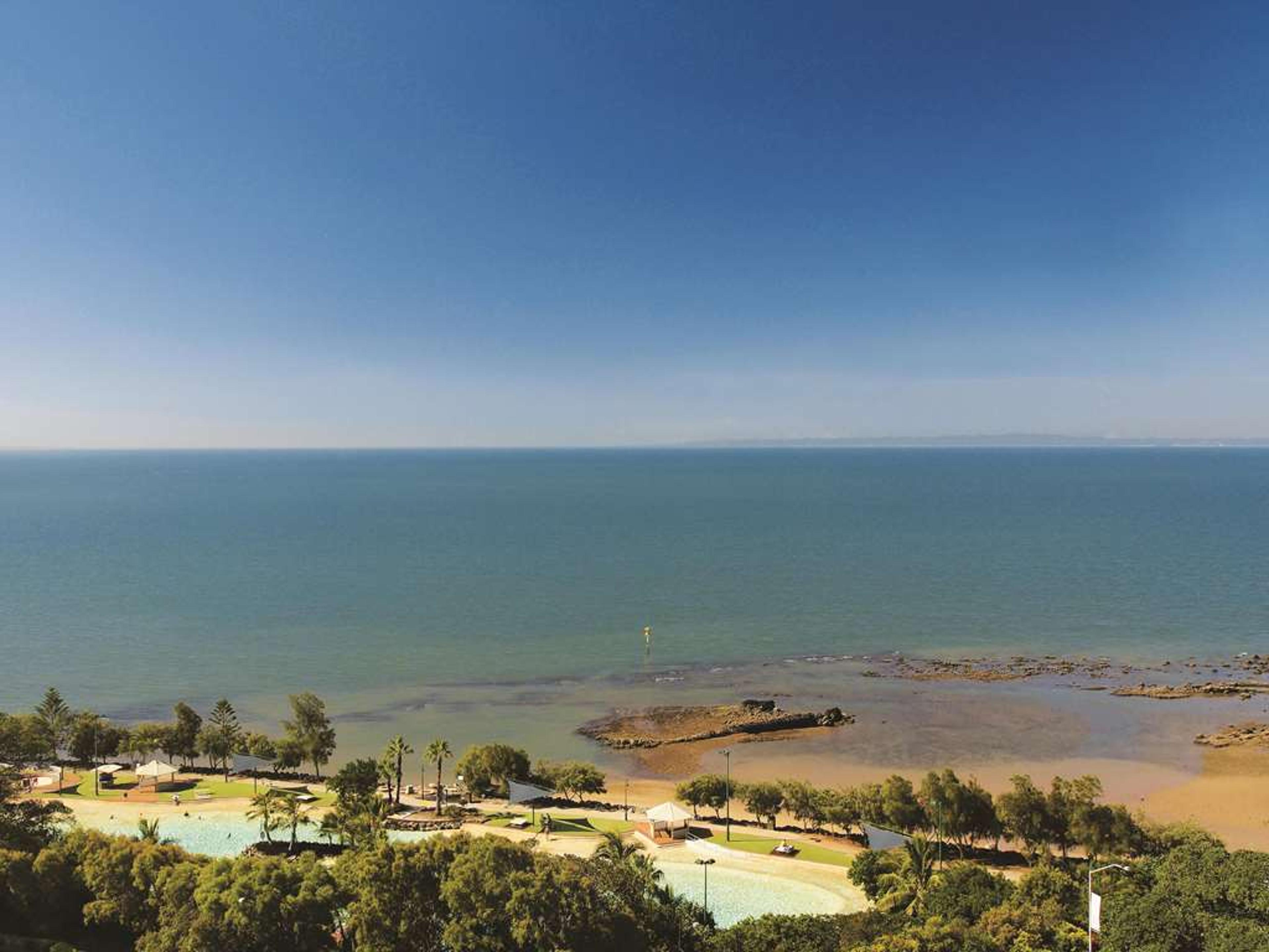 Oaks Redcliffe Mon Komo Suites