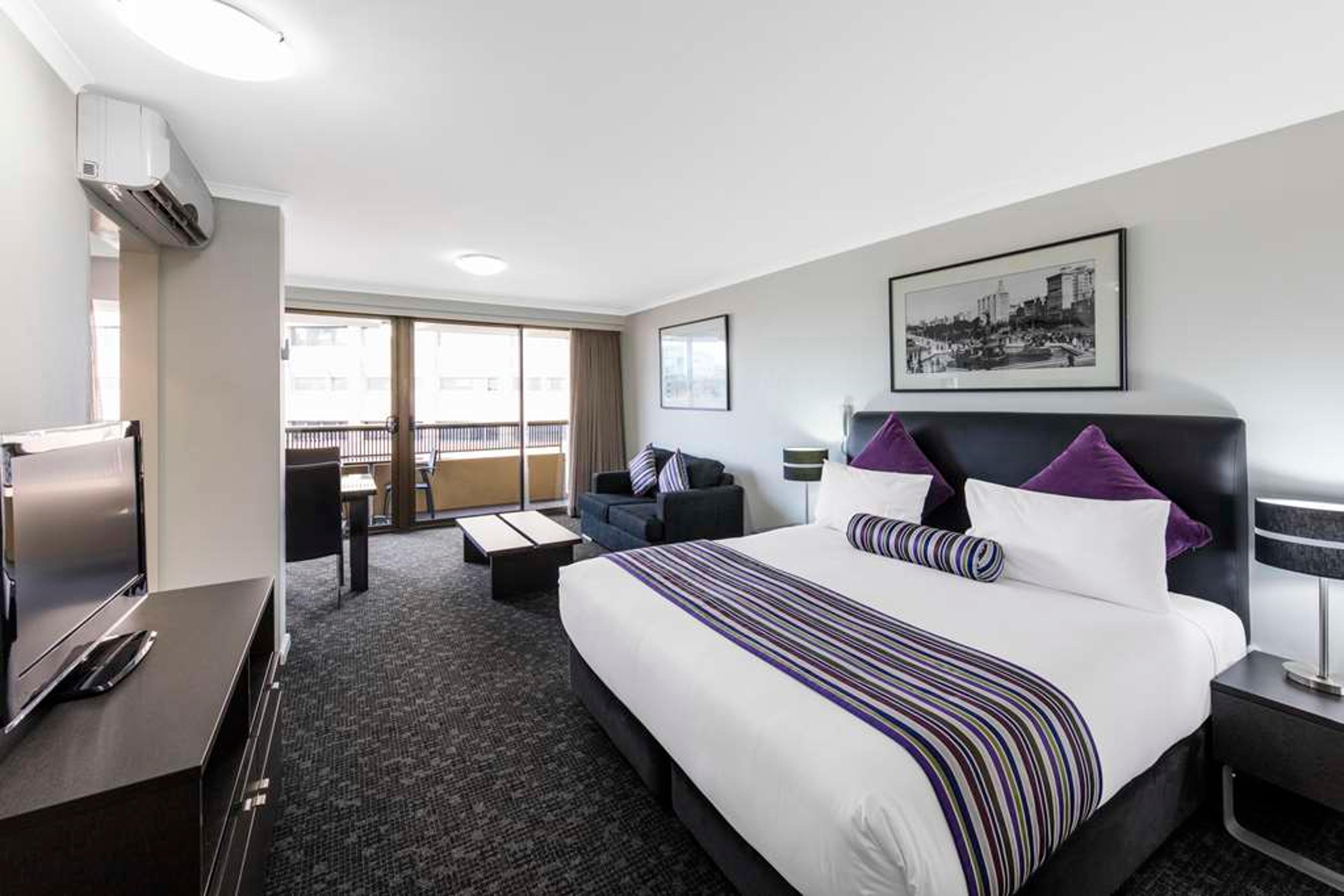 OAKS SYDNEY HYDE PARK SUITES