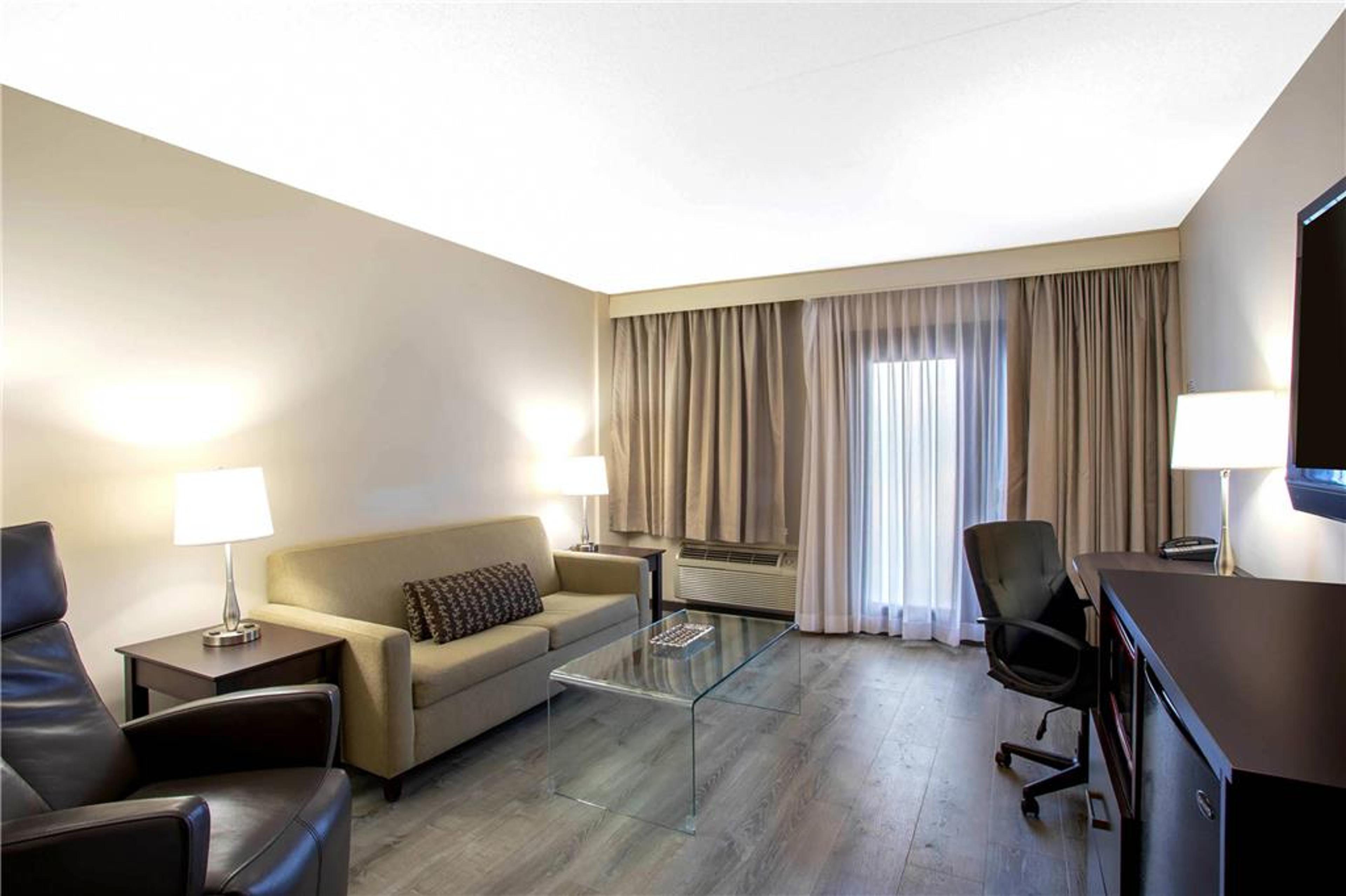 QUALITY INN AND CONFERENCE CEN