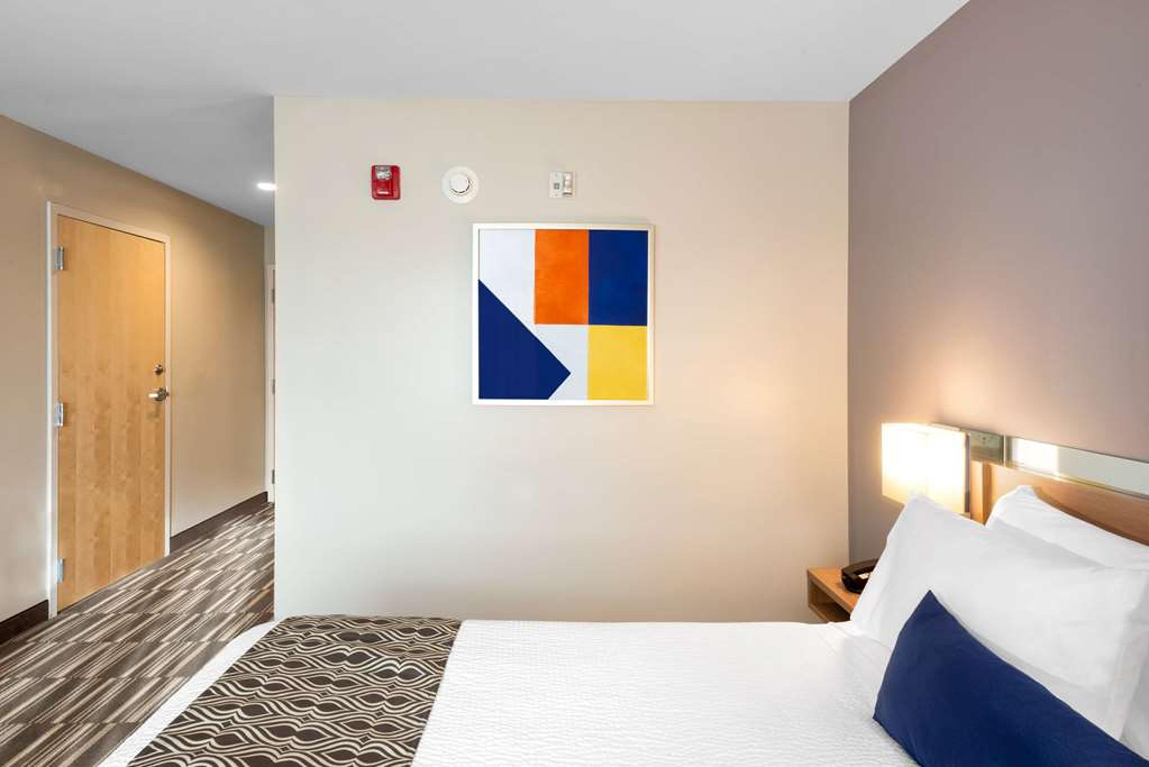MICROTEL INN & SUITES BY WYNDHAM FA