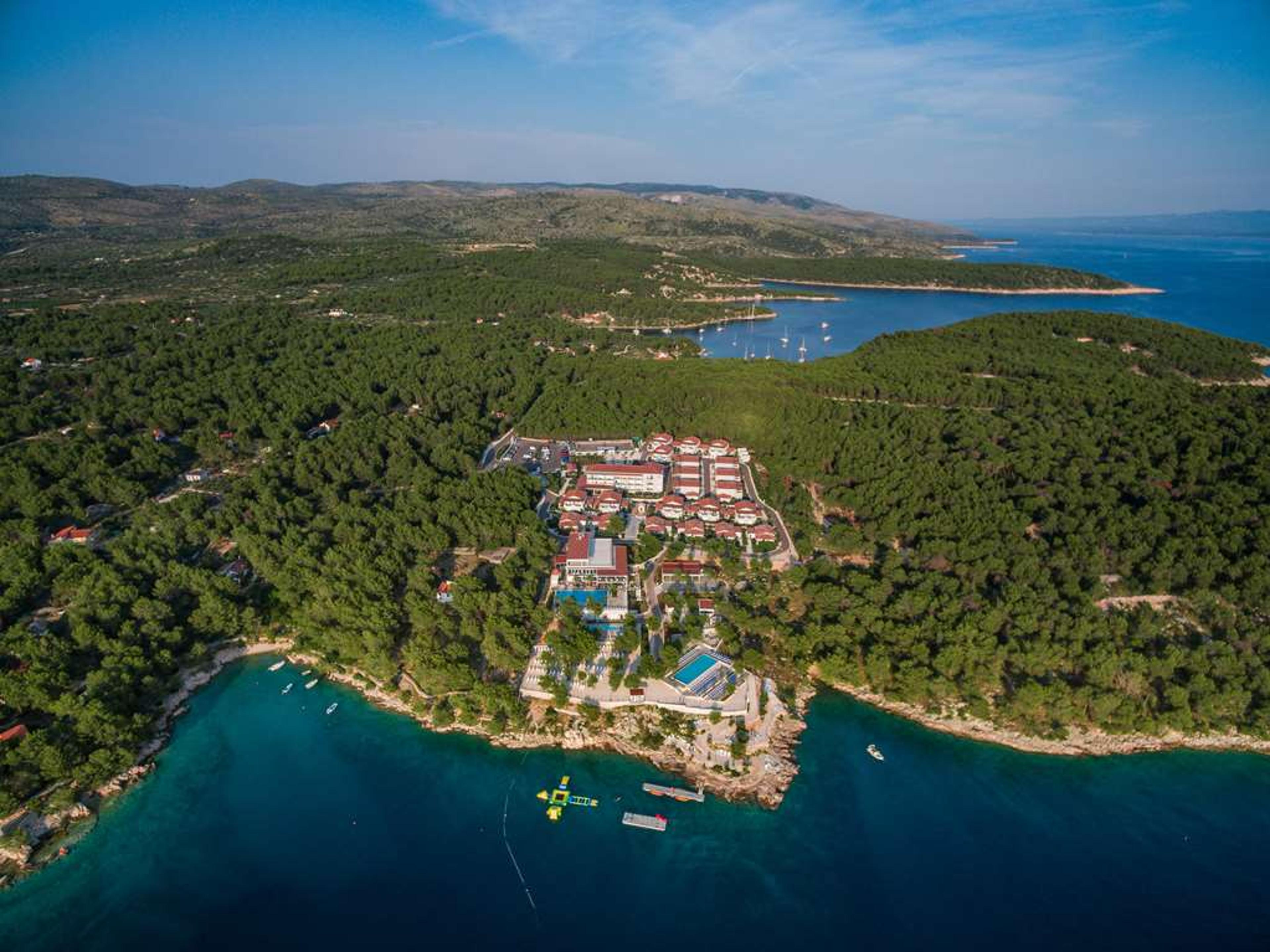 GAVA WATERMAN MILNA RESORT
