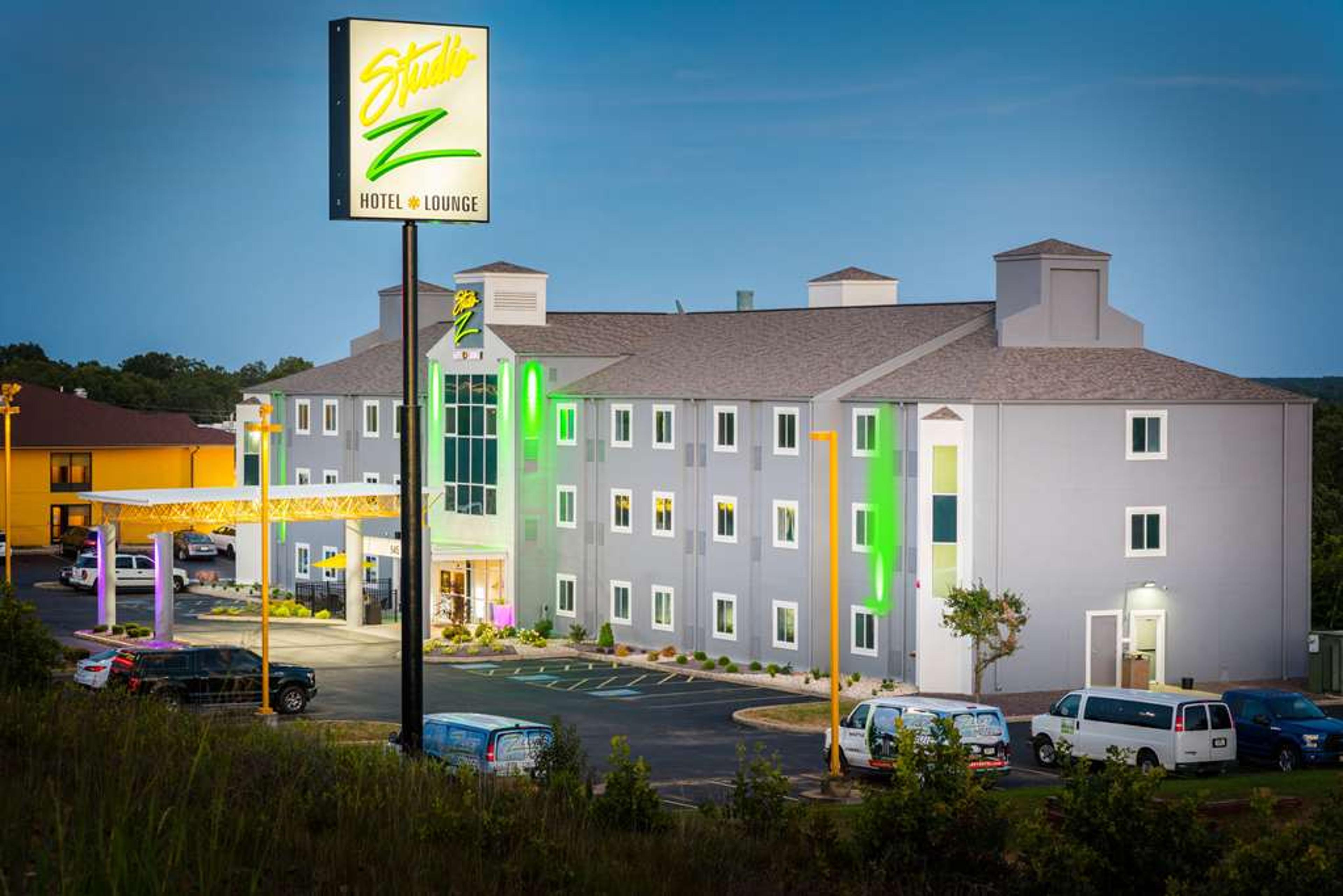STUDIO Z AN ASCEND COLLECTION HOTEL