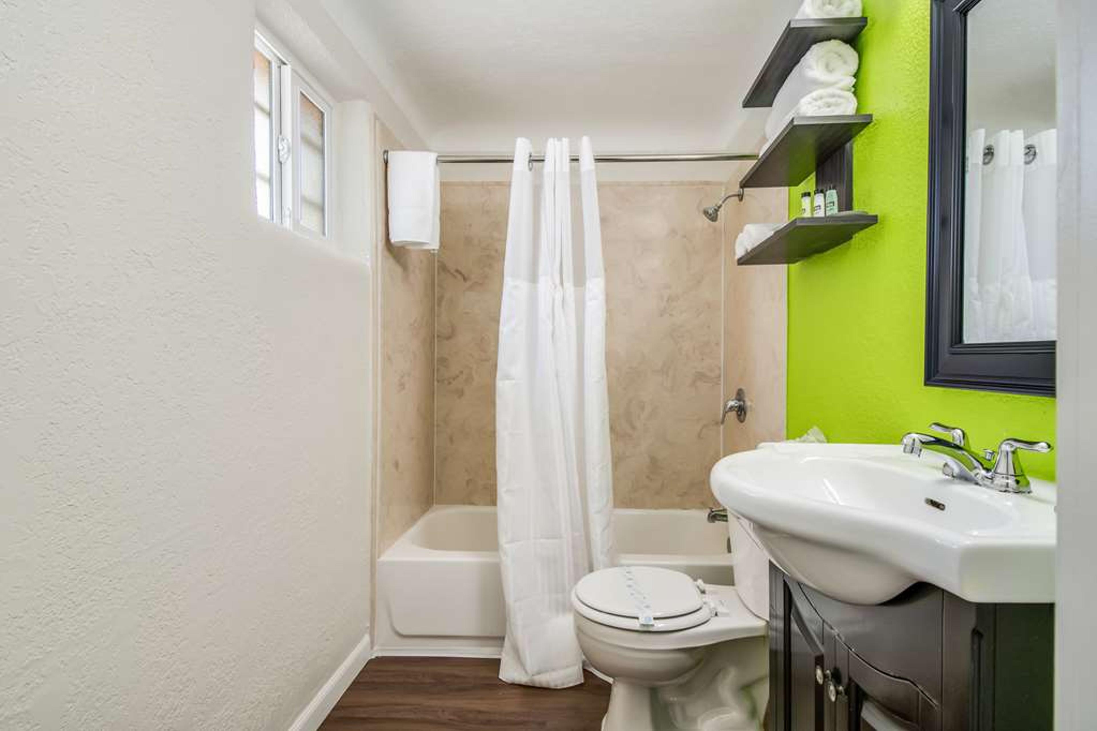 SIGNATURE INN EUGENE