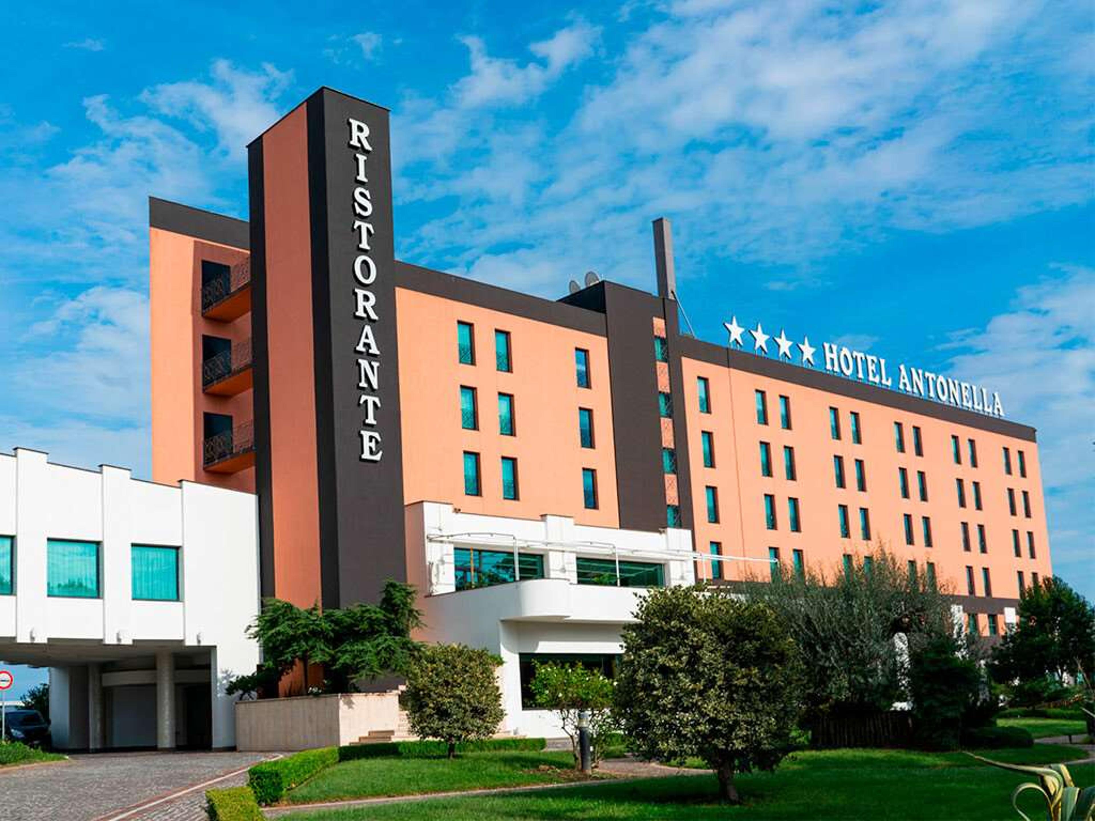 HOTEL ANTONELLA - POMEZIA