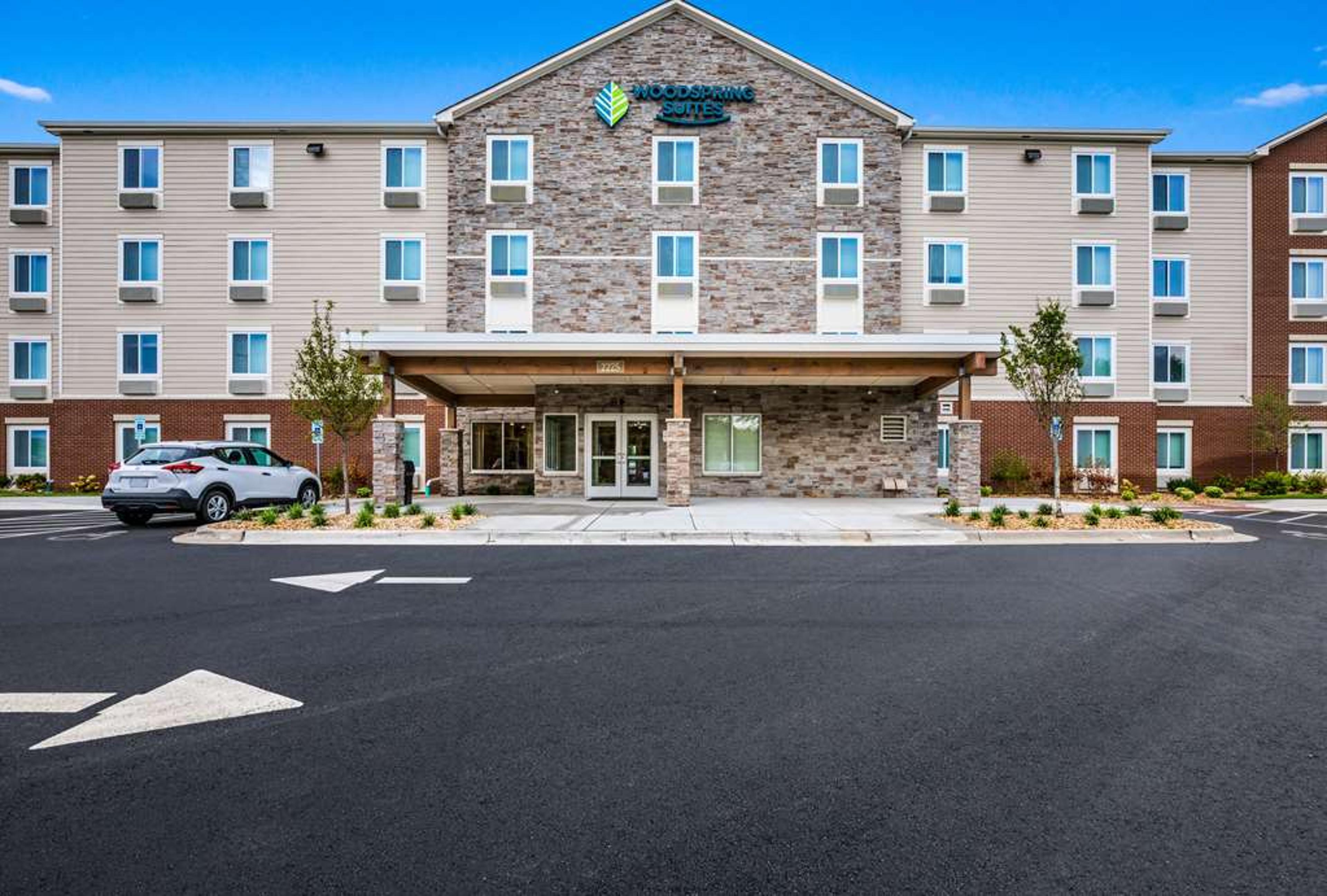 WOODSPRING SUITES ELGIN - CHICAGO